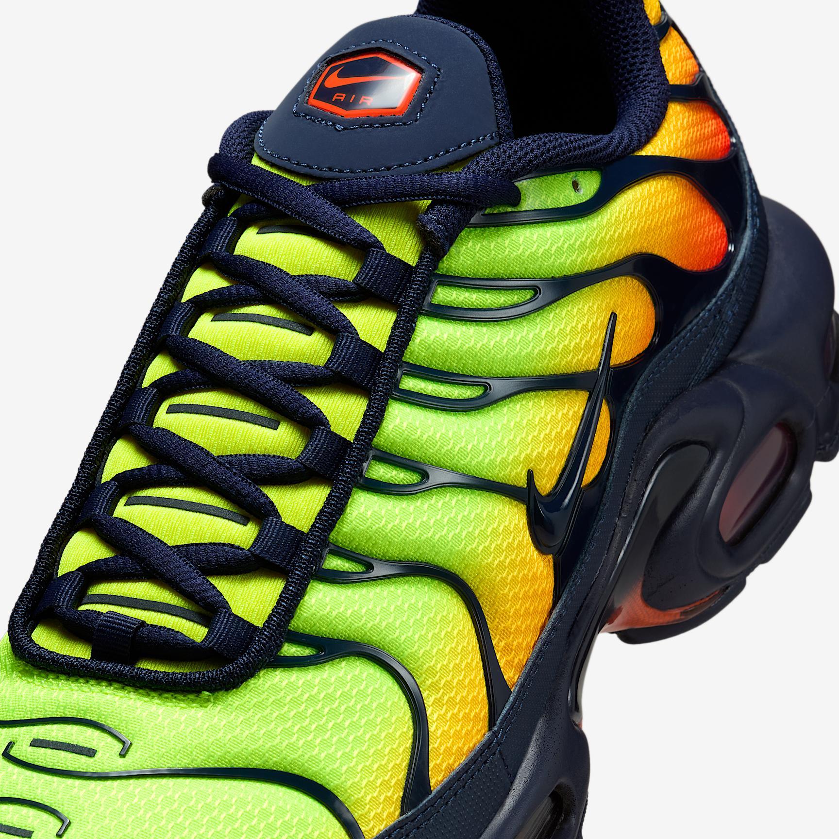 Nike Men's Air Max Plus Shoes Product Image