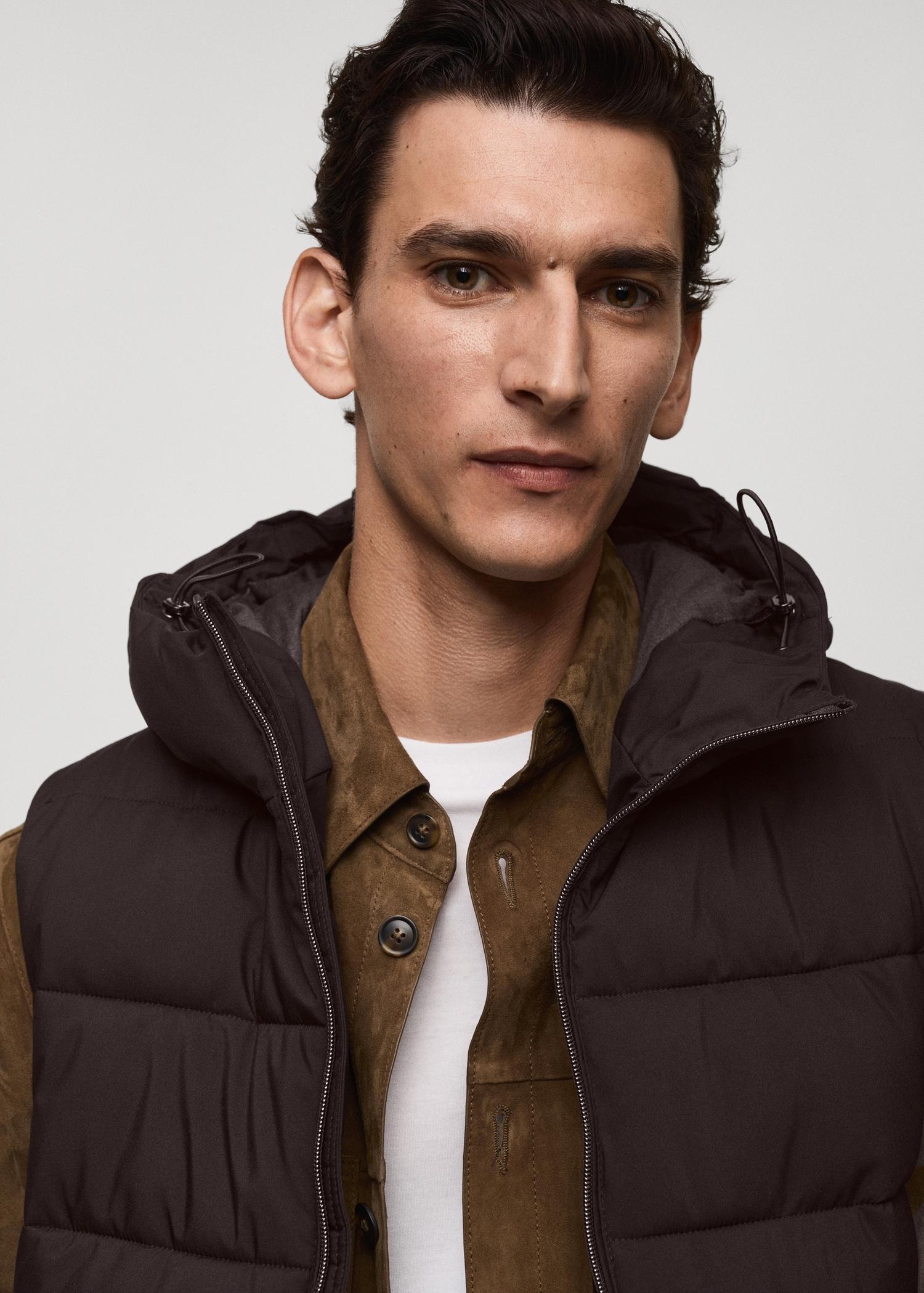 Water-repellent quilted gilet - Men | MANGO USA Product Image