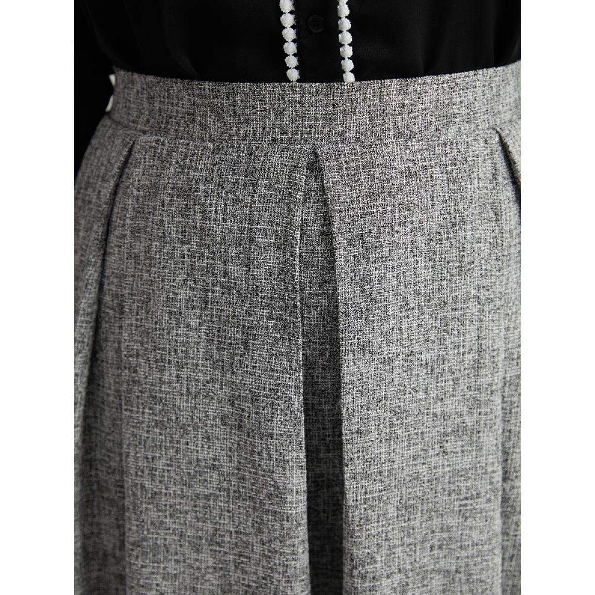 Plus Size Plain Texture Pleated Pocket Cropped Skirt Women DimGray Office Texture No stretch Pocket Work Skirts BloomChic 12/L Product Image
