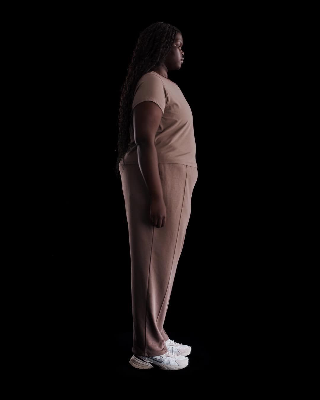 Nike Sportswear Chill Terry Women's Mid-Rise French Terry Open-Hem Sweatpants (Plus Size) Product Image