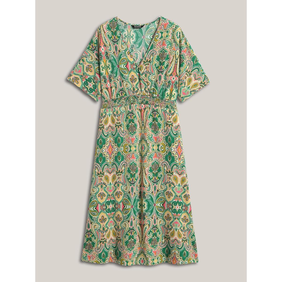 Plus Size Paisley Print Shirred Pockets Midi Dress Truegreen Women Overlap Collar Short sleeve Curvy BloomChic 30/6X Product Image
