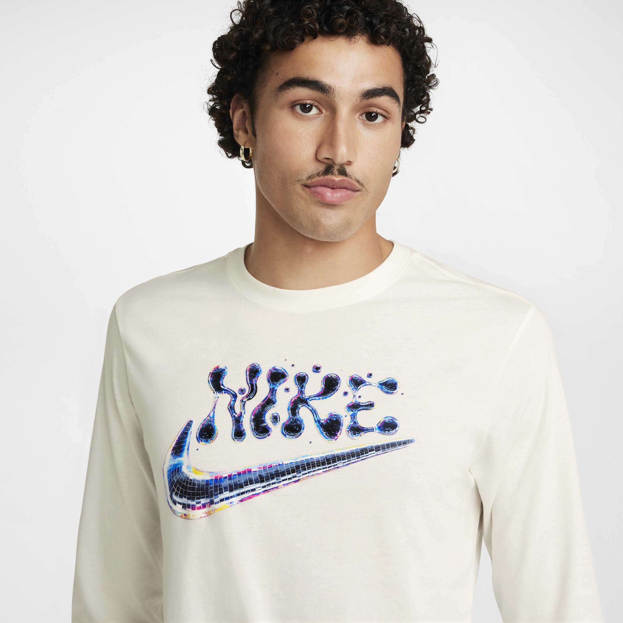 Men's Nike Sportswear Club Long-Sleeve T-Shirt Product Image