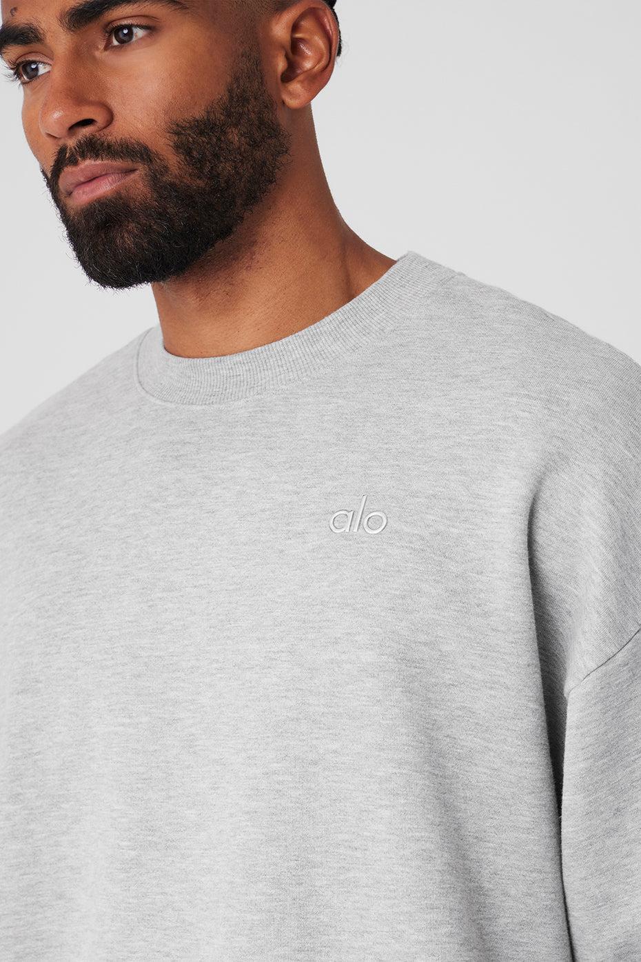 Alo Yoga | Accolade Crewneck Neck Pullover Top Product Image
