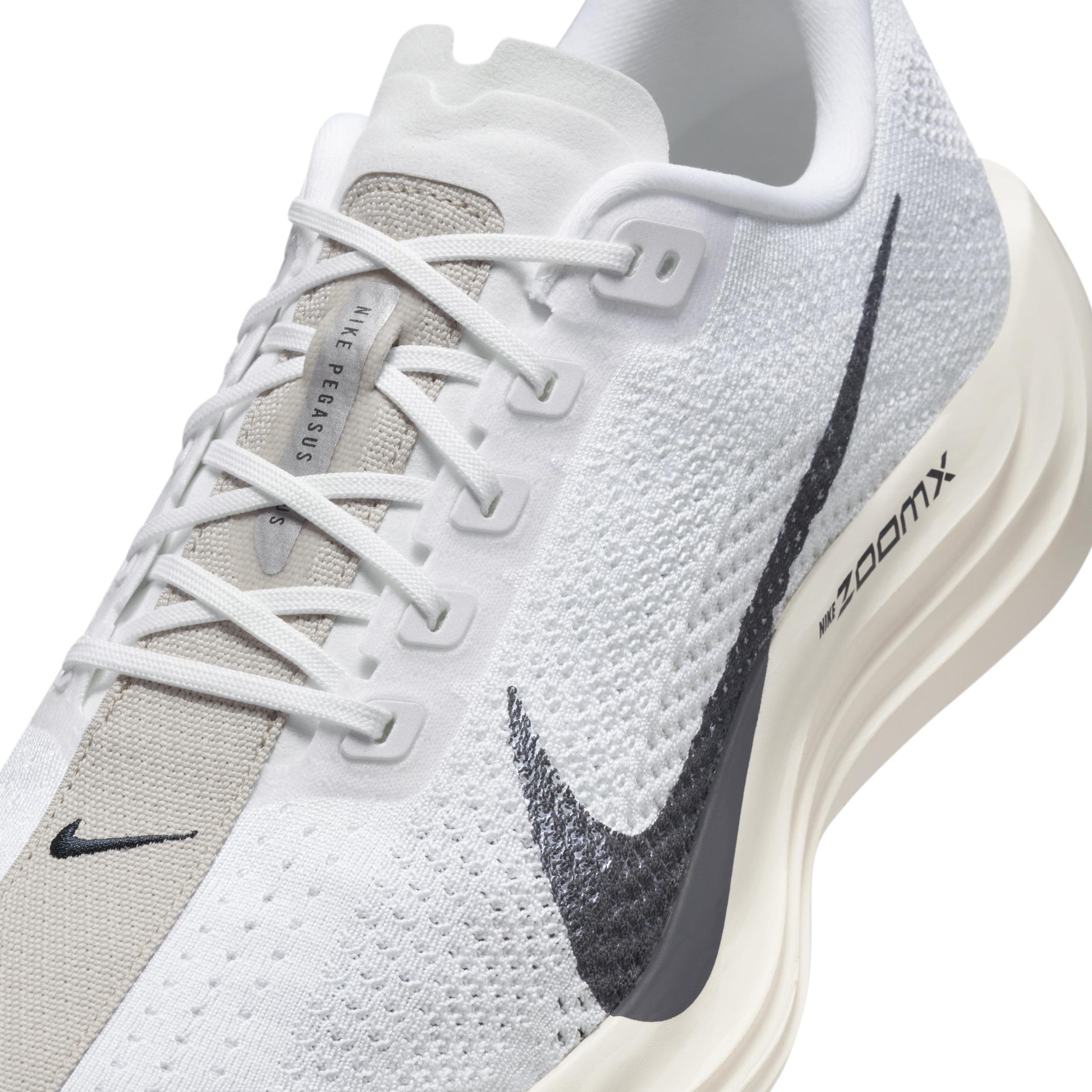 Nike Men's Pegasus Plus Road Running Shoes Product Image