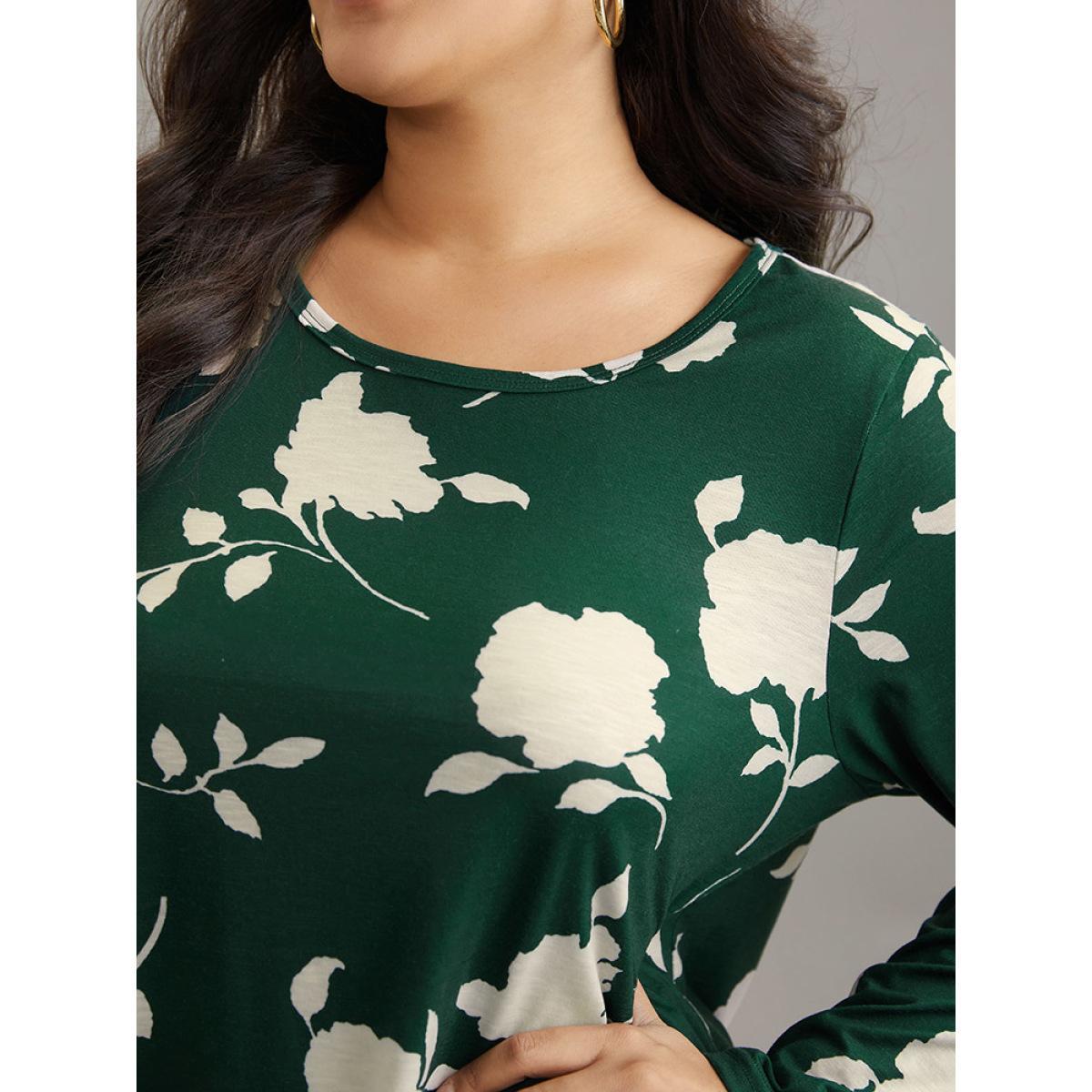 Plus Size Silhouette Floral Print Crew Neck T-shirt DarkGreen Women Casual Texture Silhouette Floral Print Round Neck Dailywear T-shirts BloomChic 14-16/1X Product Image