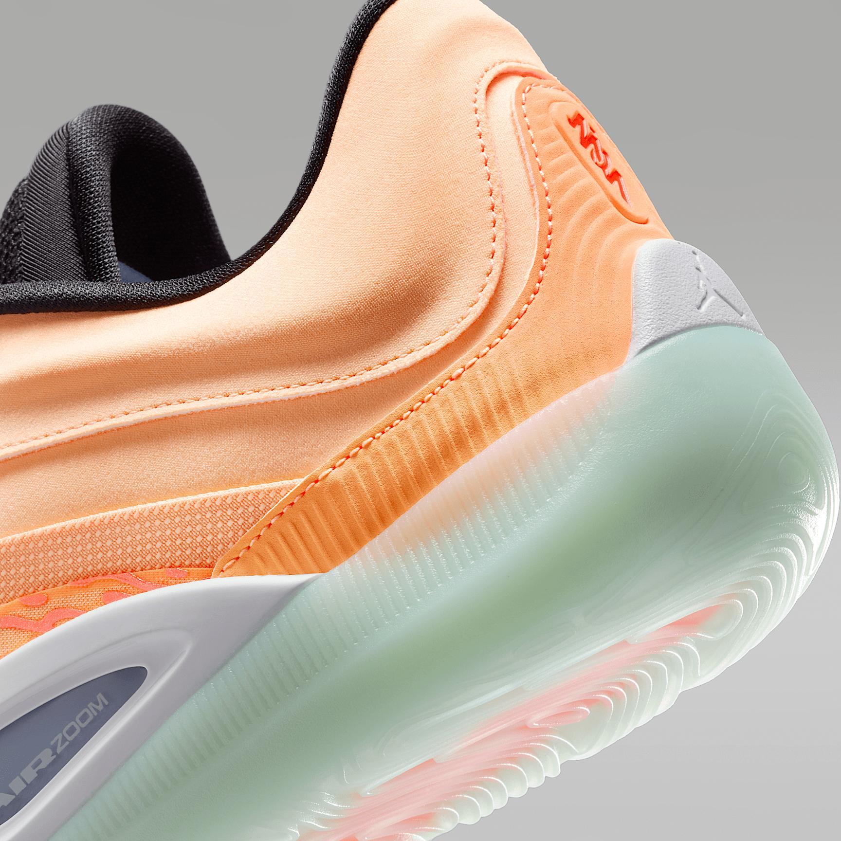 Nike Men's Zion 4 Basketball Shoes Product Image