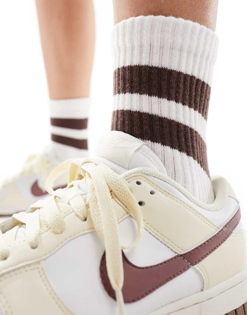 Nike Dunk Low NN sneakers Product Image