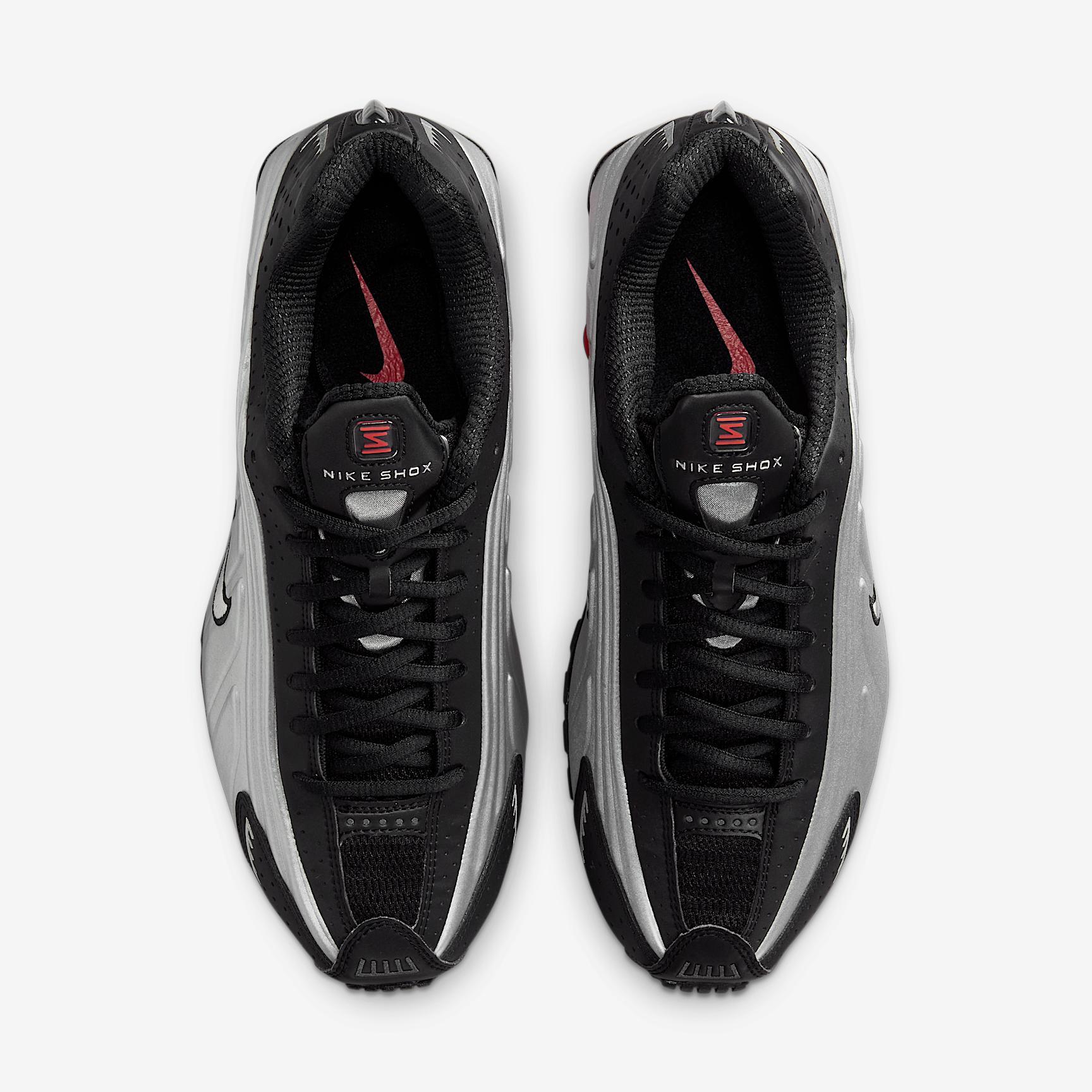Nike Women's Shox R4 Shoes Product Image