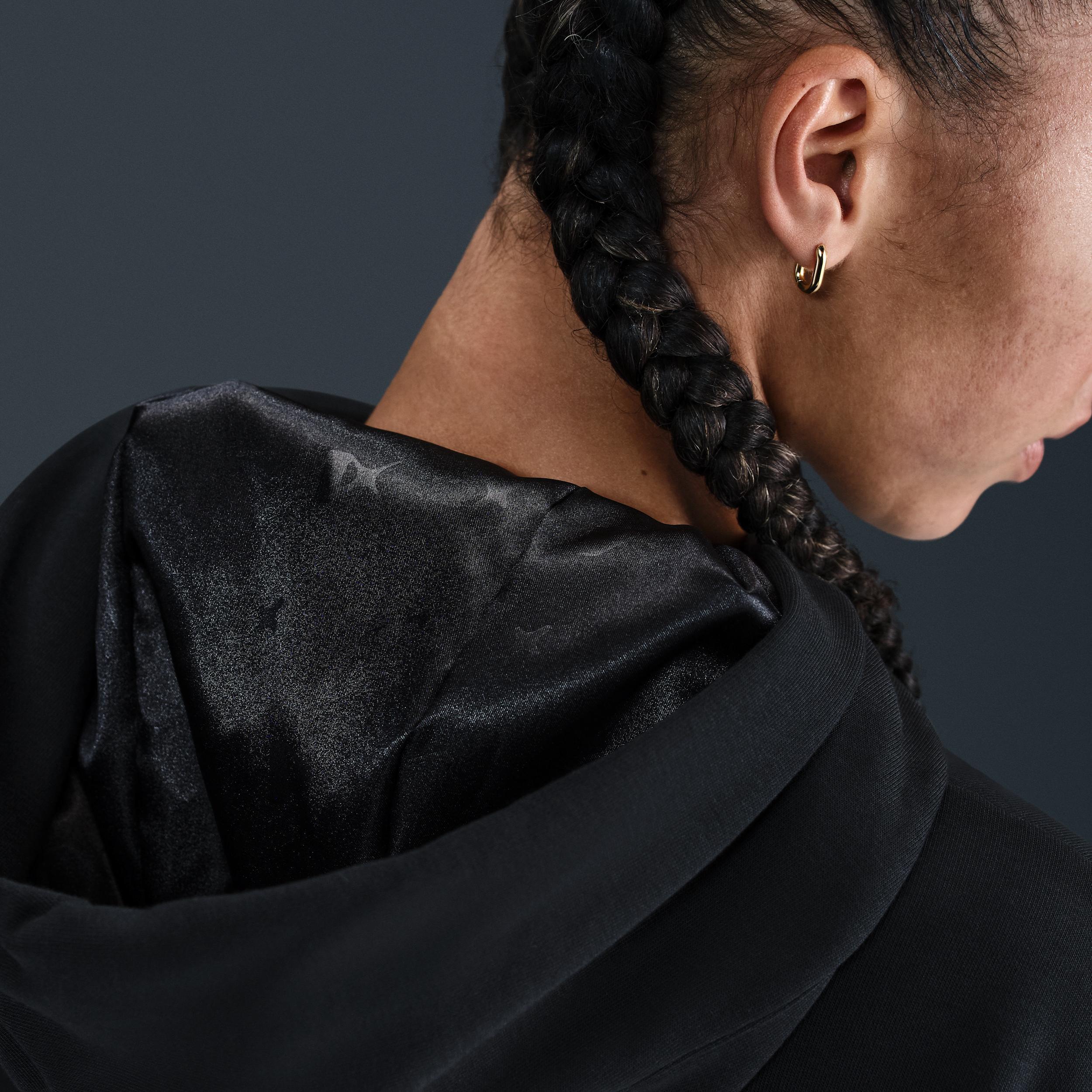Nike Women's A'ja Wilson Oversized Cropped Basketball Hoodie Product Image