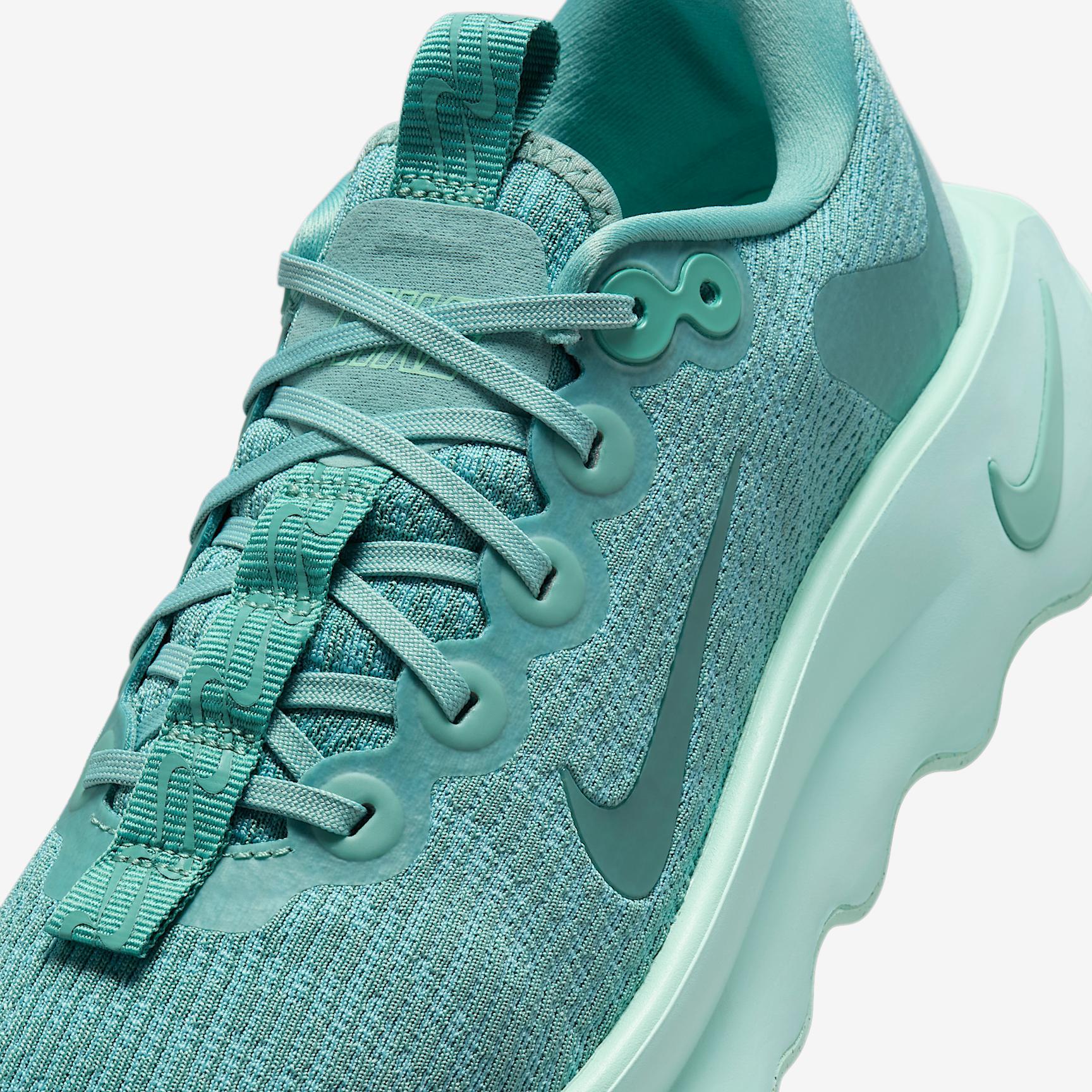 Nike Women's Motiva Walking Shoes Product Image