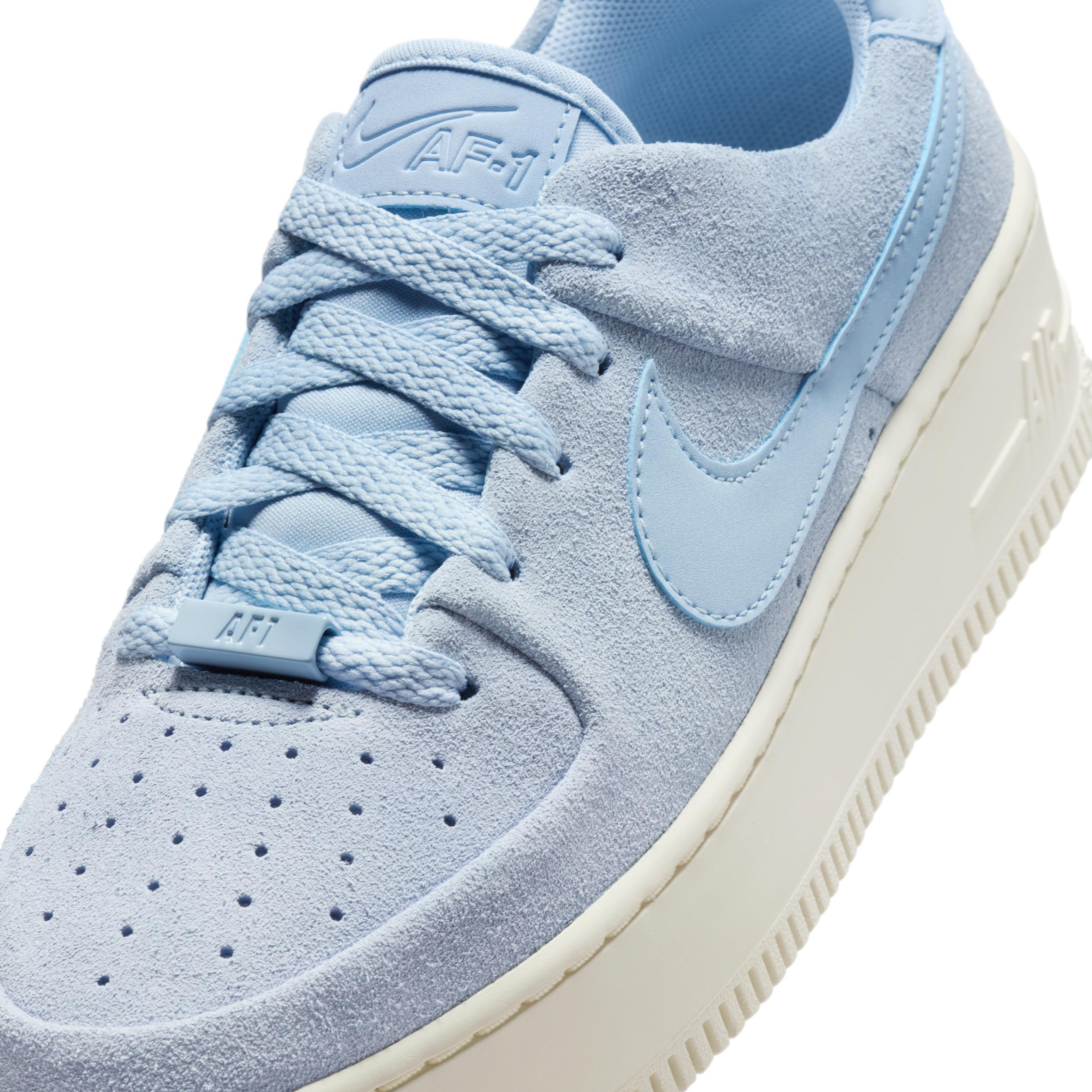 Nike Air Force 1 Sage Low Women's Shoes Product Image