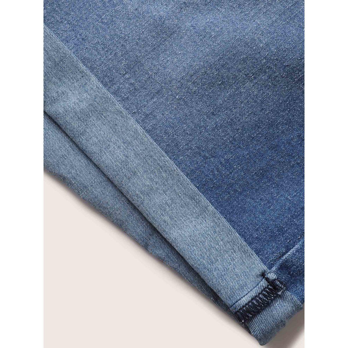 Plus Size Medium Wash Roll Hem Loose Denim Shorts Women Denimblue Roll Hem High stretch Everyday Slanted pocket Casual Denim Shorts BloomChic 20/2X Product Image