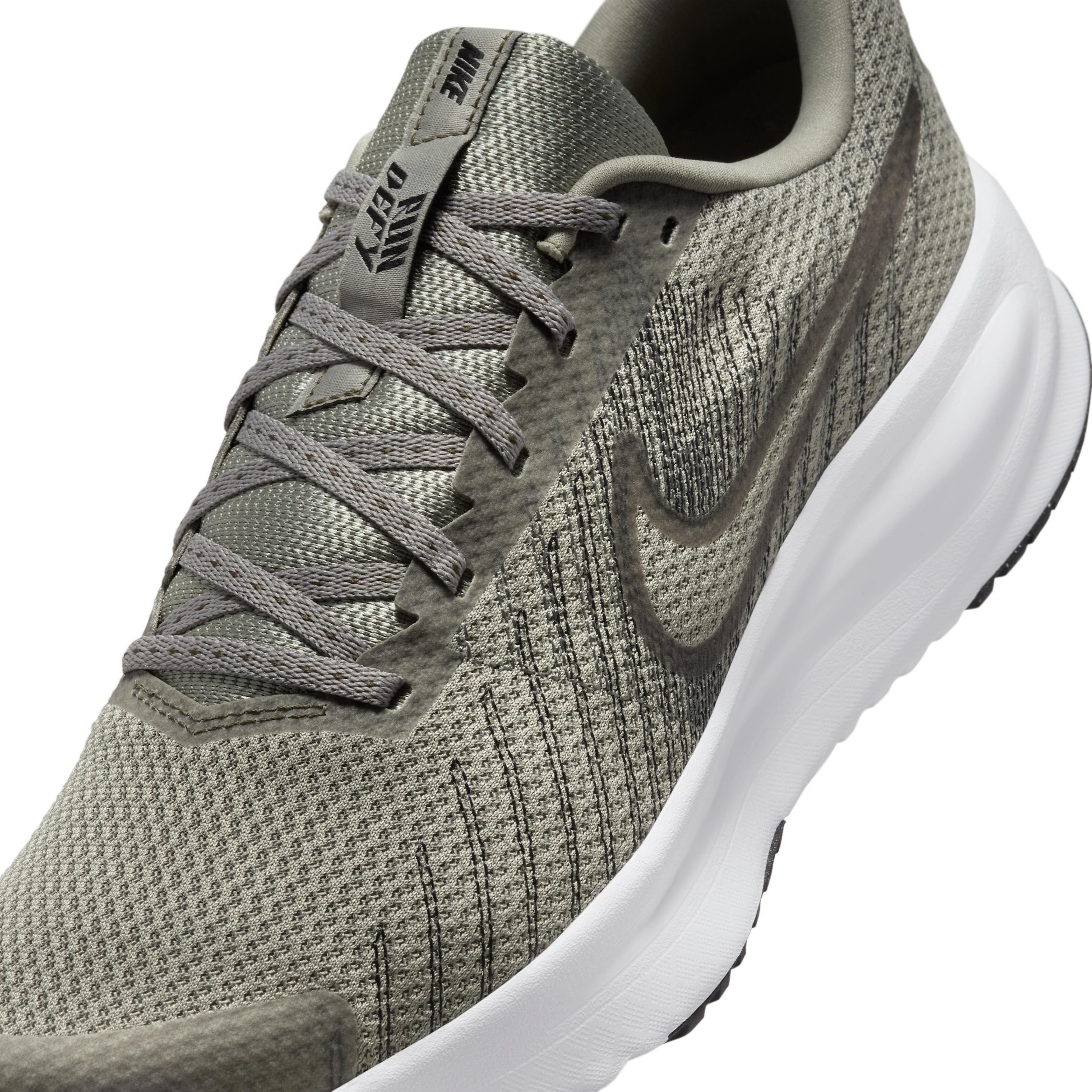 Nike Men's Run Defy Road Running Shoes Product Image