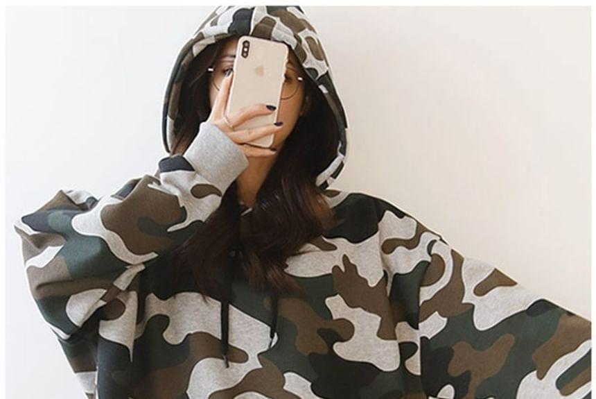 Camouflage Loose-Fit Hoodie Product Image