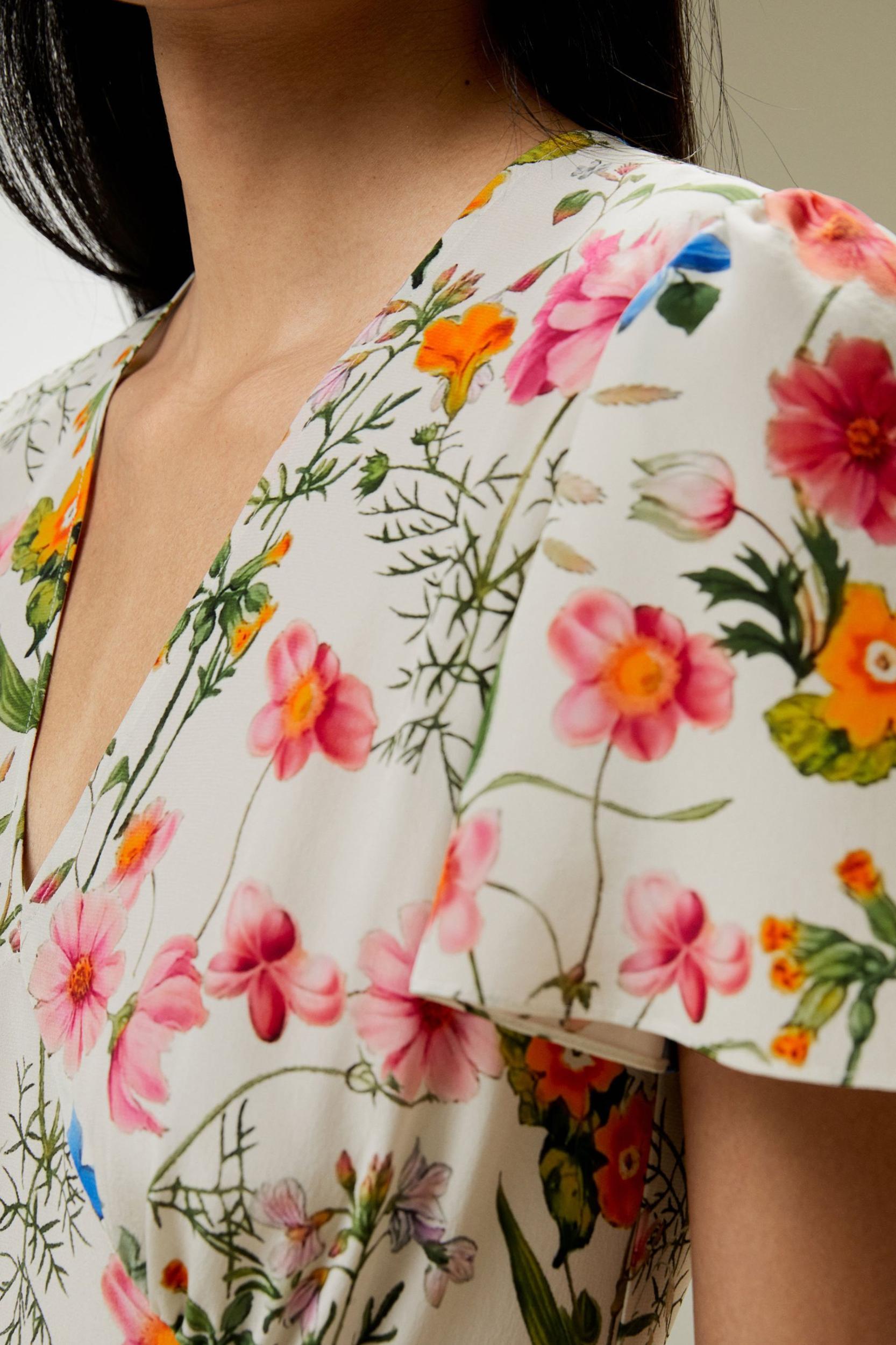 Floral Short Sleeve Dress With Tie Belt Product Image