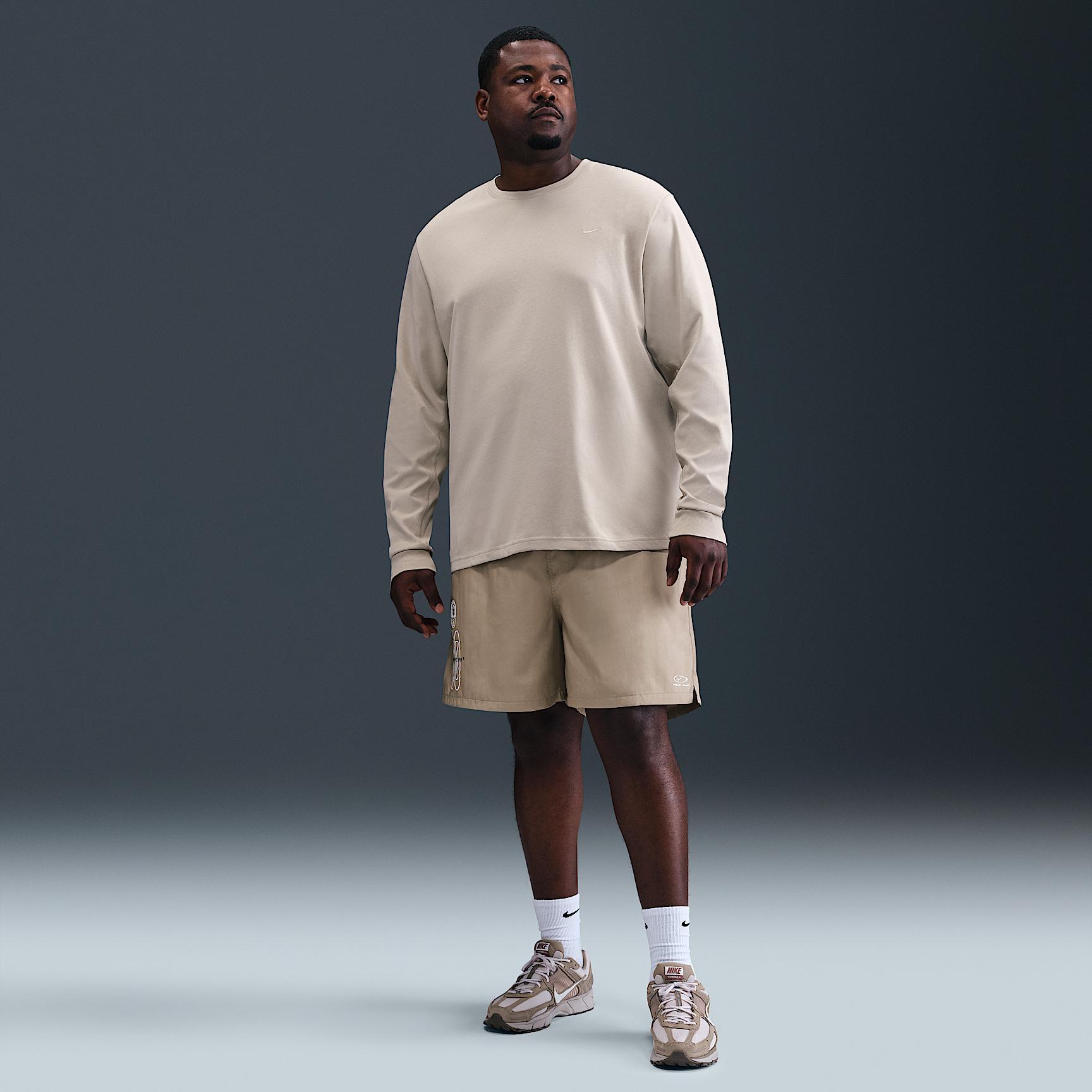 Nike Men's Club Flow Shorts Product Image