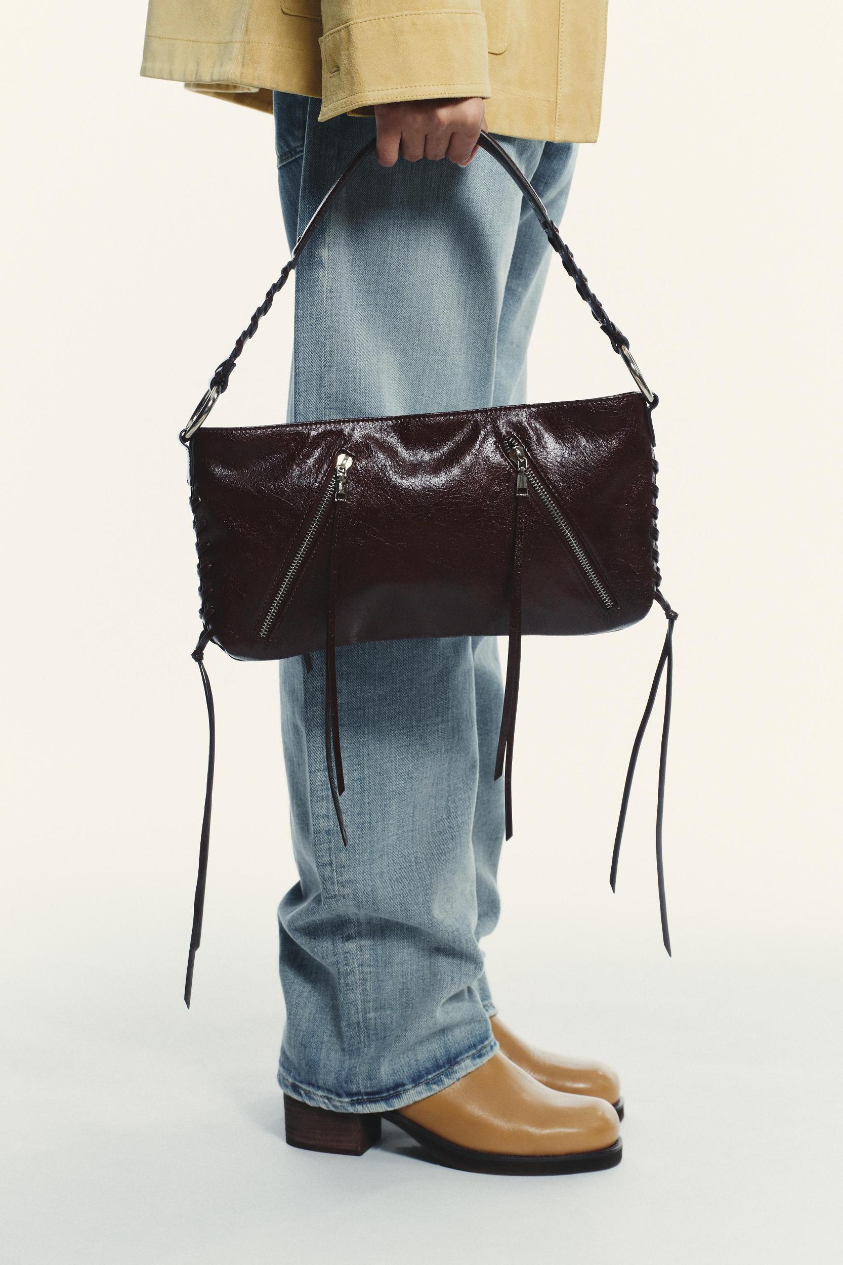 ZIPPER SHOULDER BAG Product Image