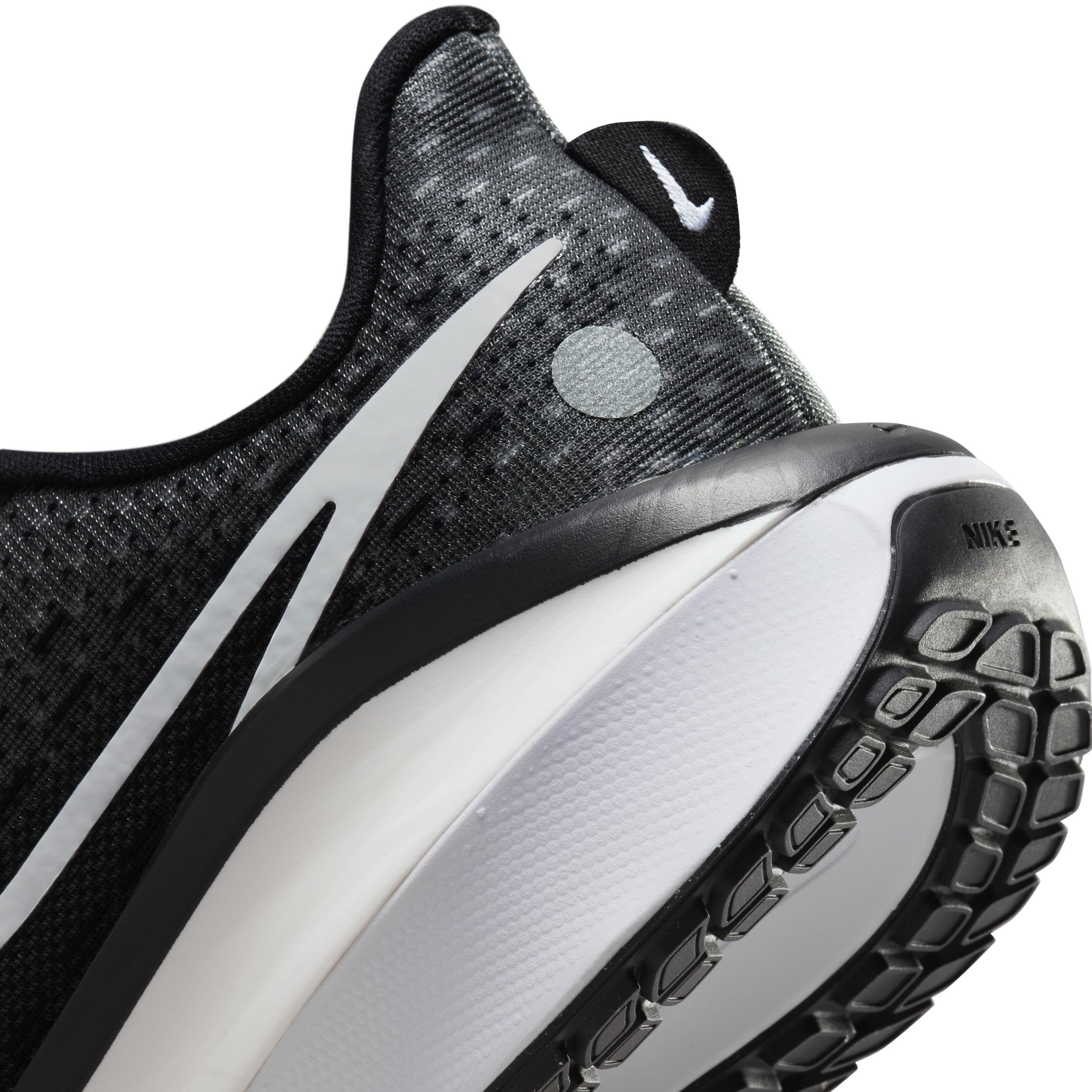 Nike Womens Vomero 17 Running Shoes (Extra Wide Width 2E) Product Image