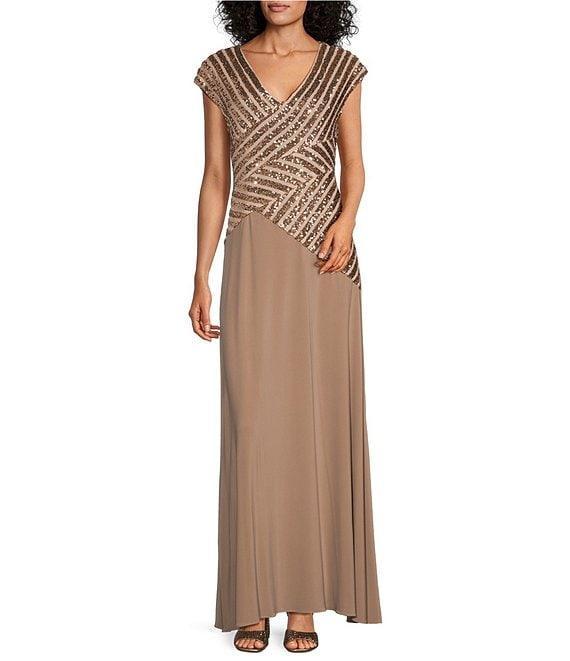 Le Bos Cap Sleeve V-Neck Sequin Trim Bodice Gown Product Image