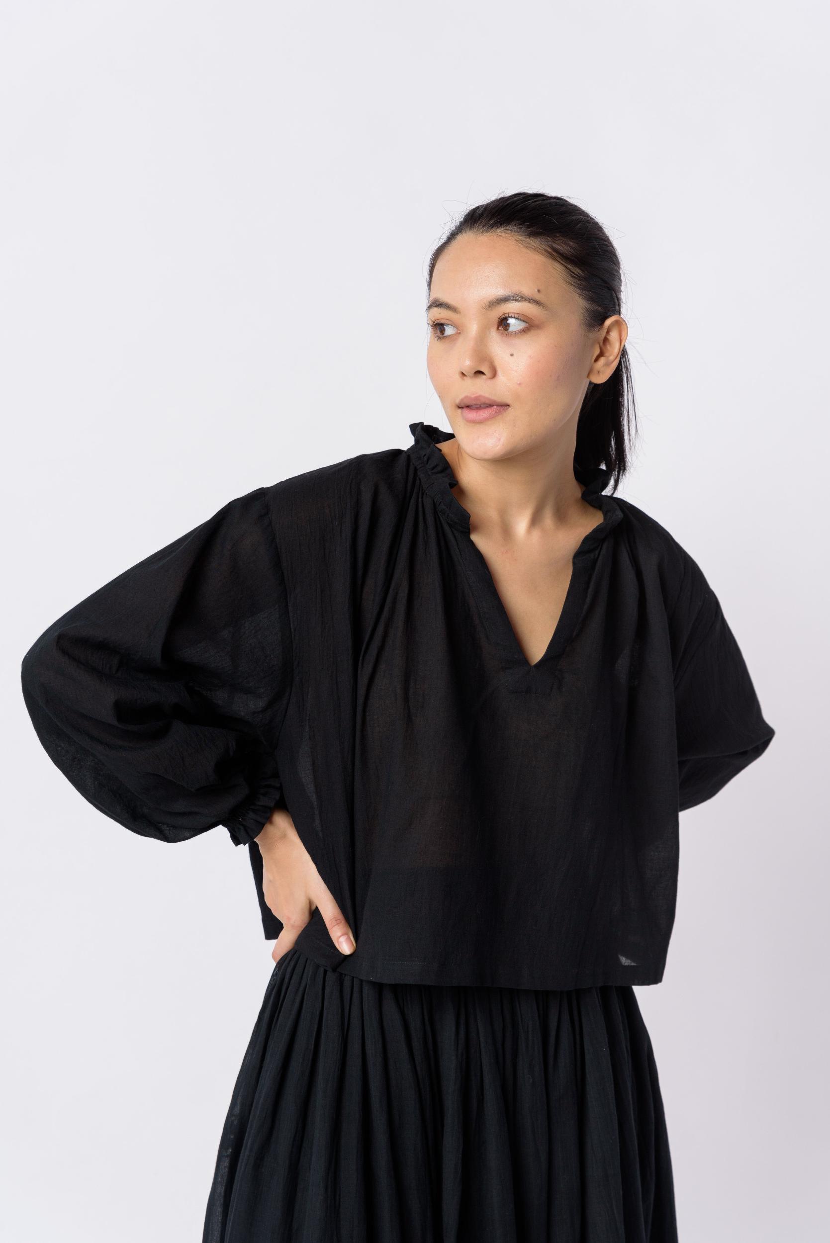 Black cotton flared top Product Image