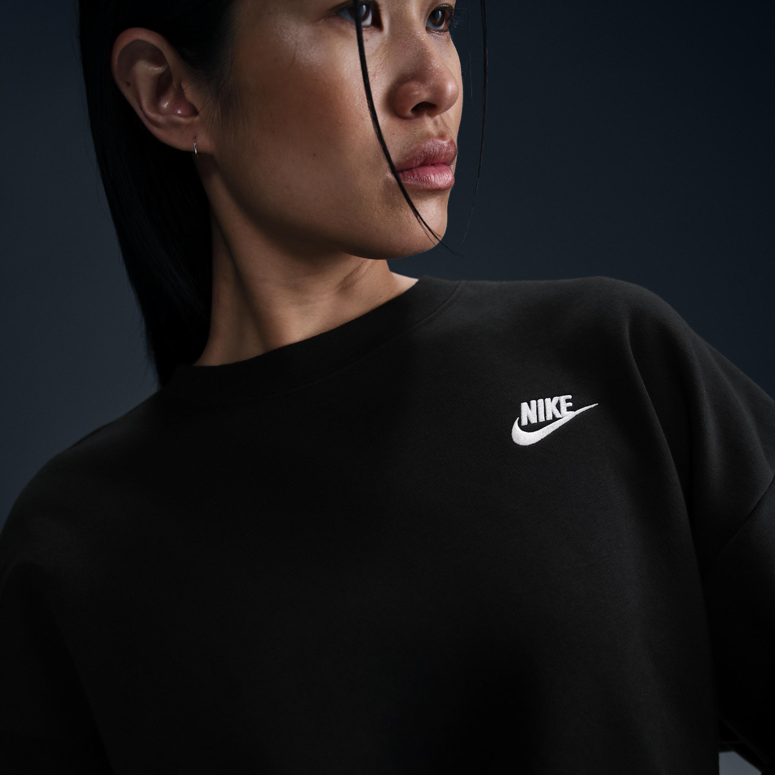 Women's Nike Sportswear Club Fleece Loose Crew-Neck Sweatshirt Product Image