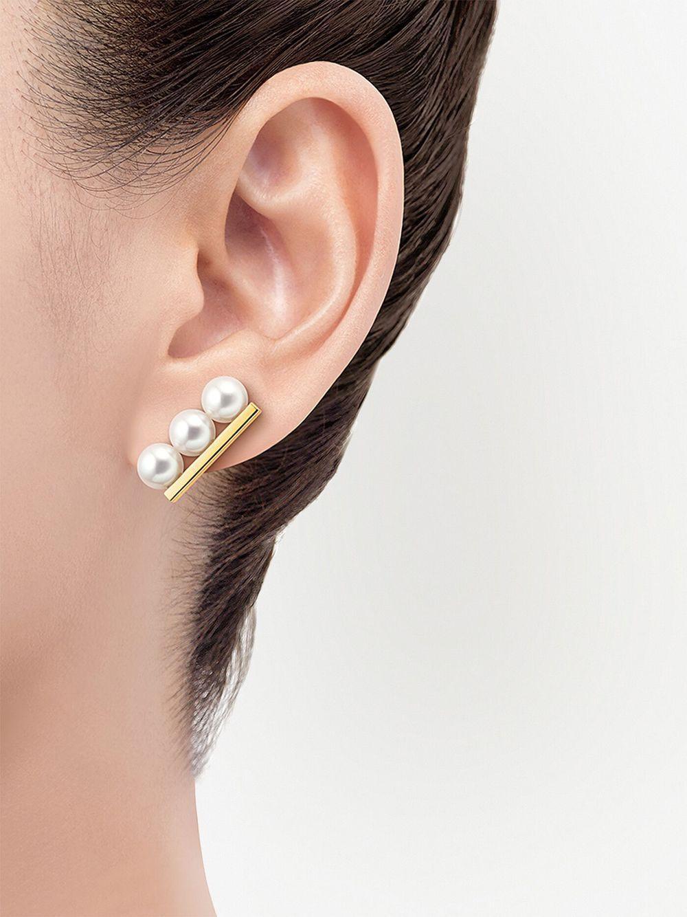 18kt yellow gold Collection Line Balance Neo Akoya pearl earrings Product Image