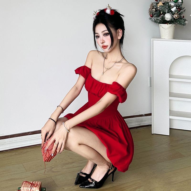 Off Shoulder Short Sleeve Plain Bubble Mini A-Line Dress Product Image