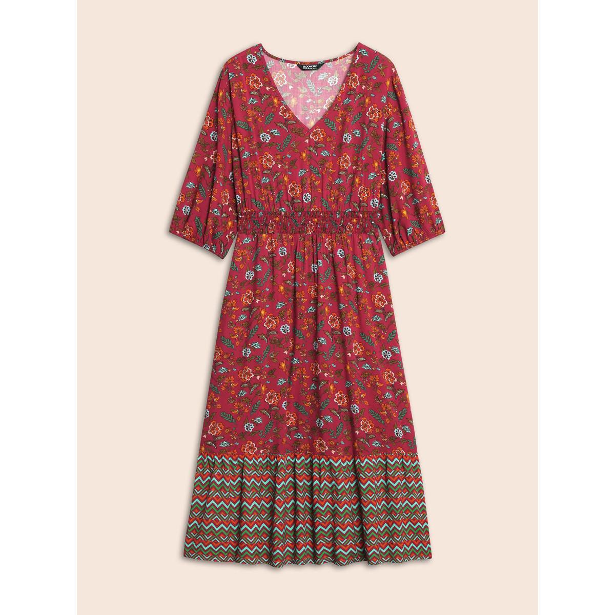 Plus Size V Neck Bandana Print Shirred Dress Burgundy Women Resort Shirred V-neck Elbow-length sleeve Curvy BloomChic 28/5X Product Image