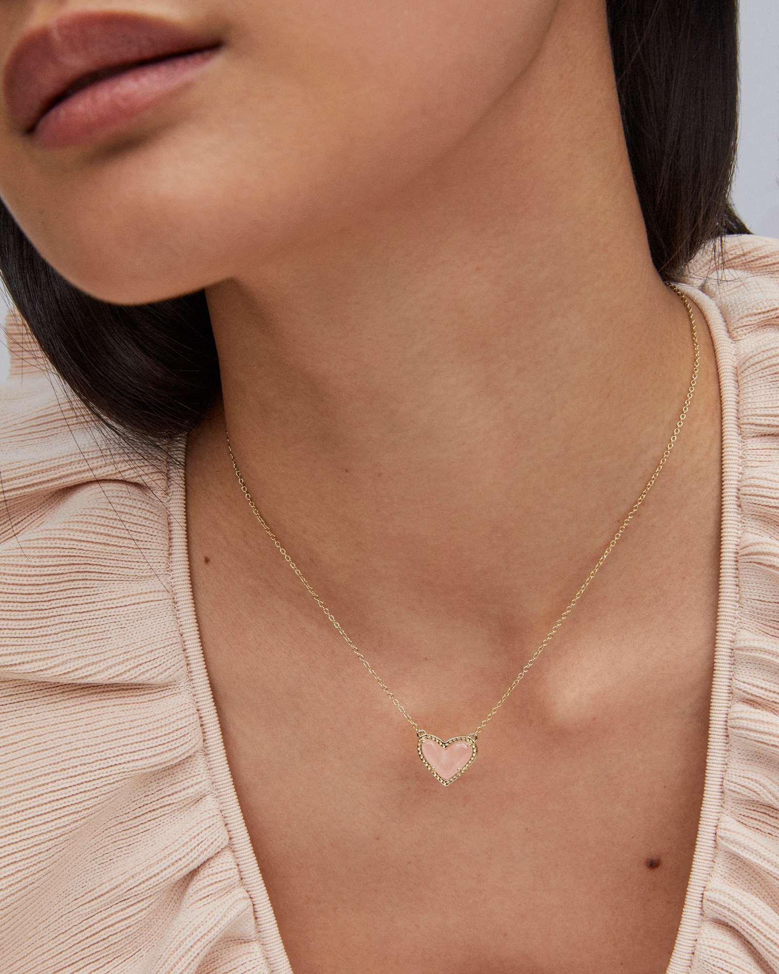 Ari Heart Gold Pendant Necklace in Rose Quartz Product Image
