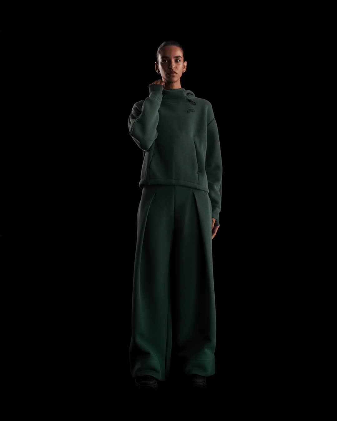 Nike Sportswear Tech Fleece Women's Oversized Hoodie Product Image