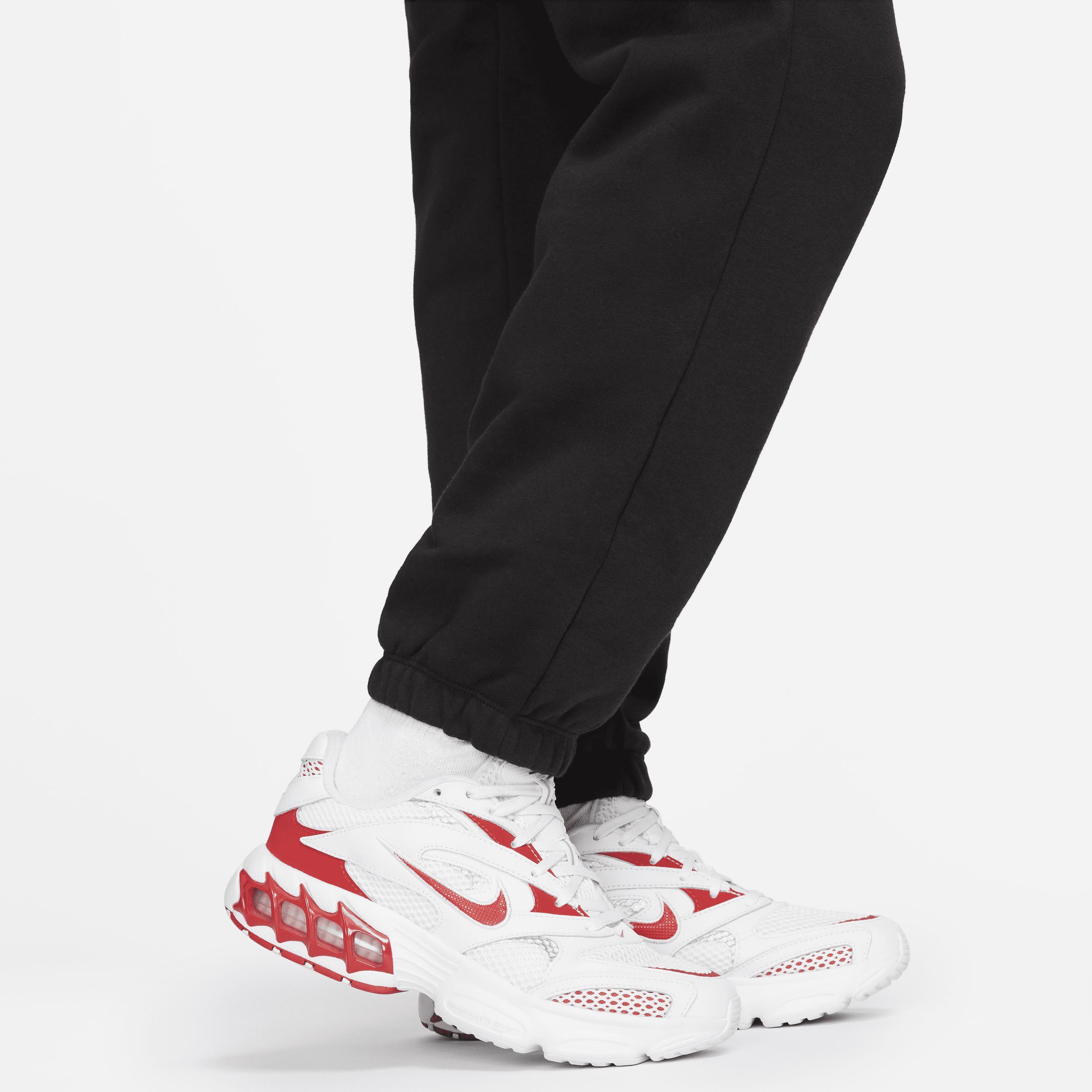 Women's Nike Sportswear Club Fleece Midrise Cargo Pants, Size: XL, Black Product Image