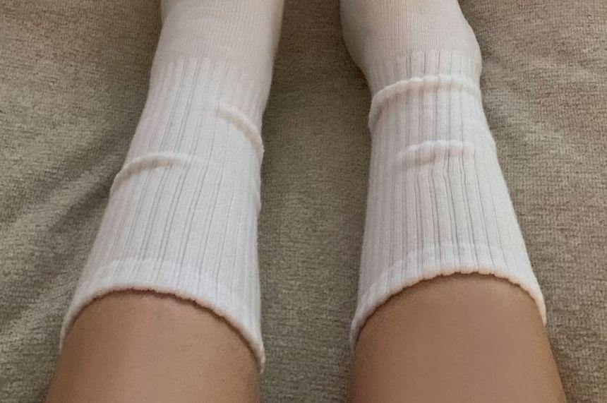 Plain Ribbed Socks Product Image