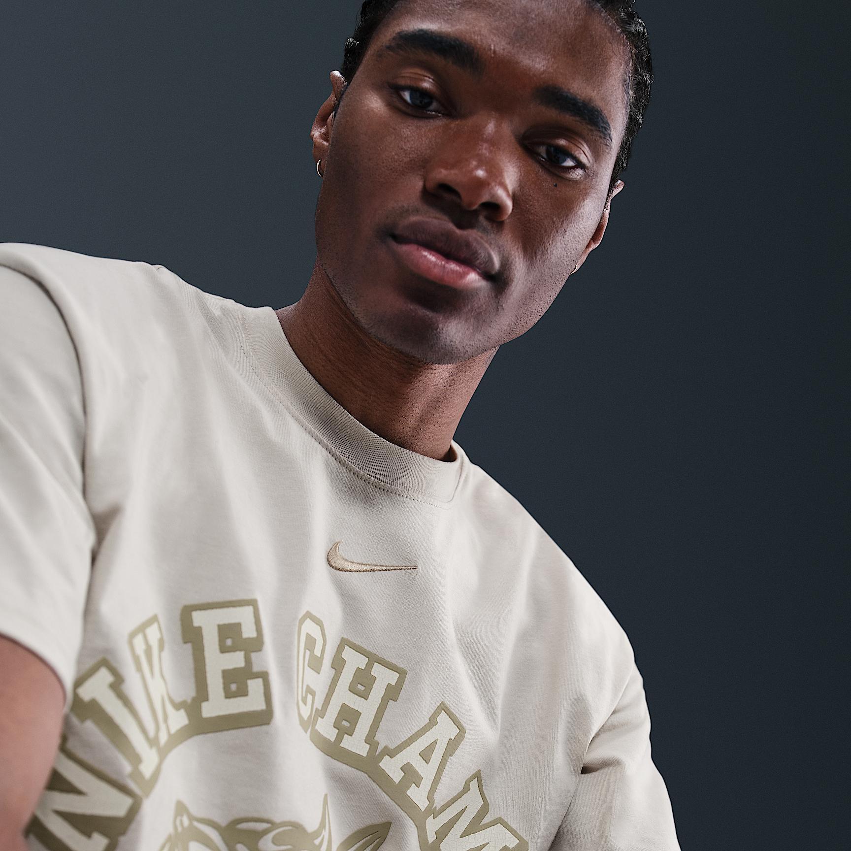 Nike Sportswear Men's T-Shirt Product Image