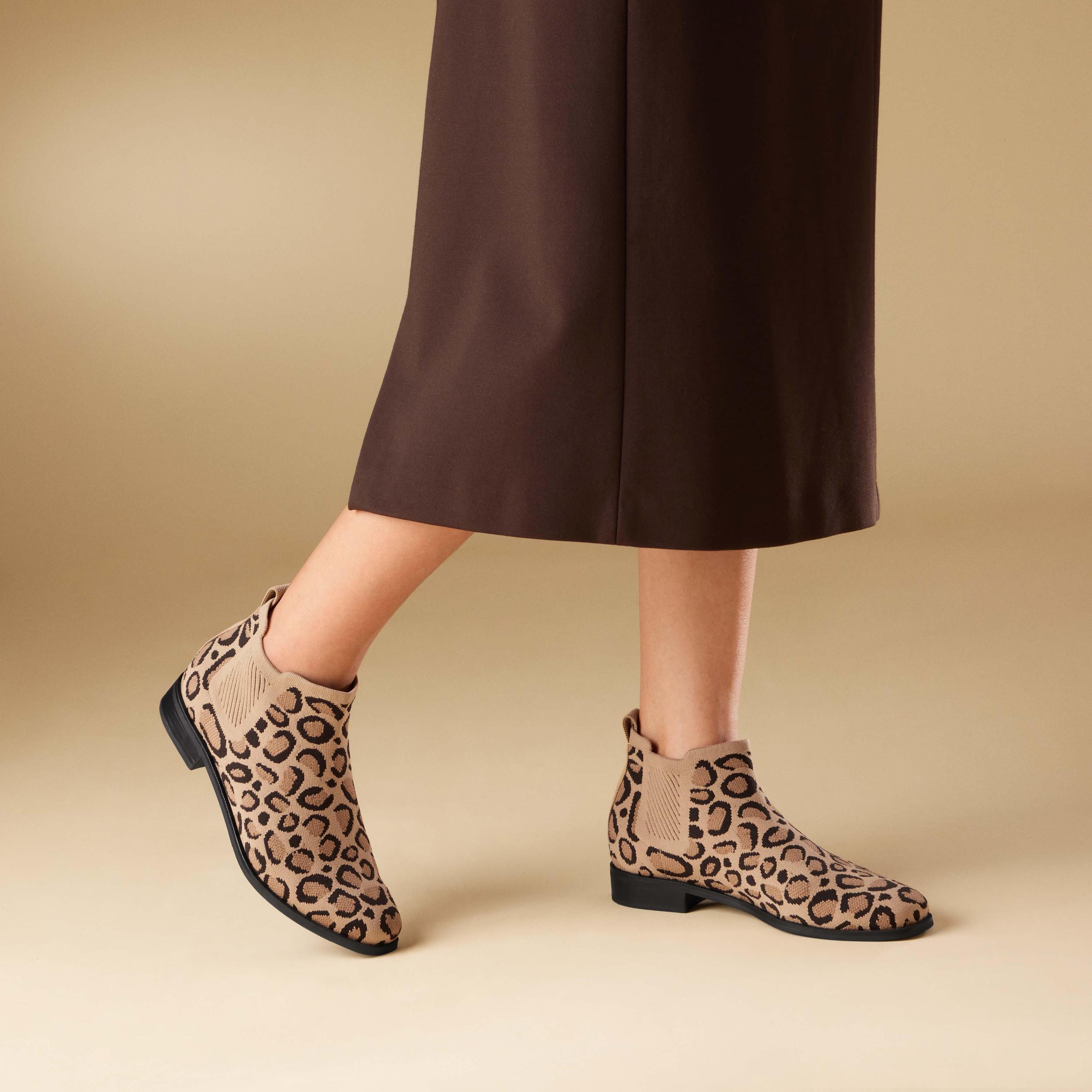 Square-Toe Water-Repellent Ankle Boots (Ryan Pro) Product Image