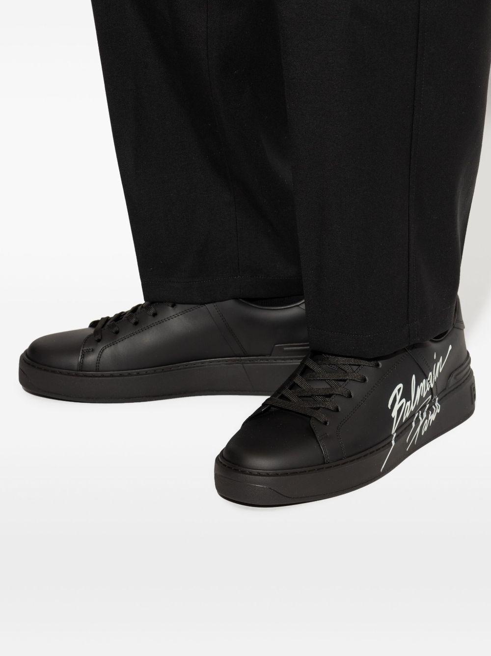 leather sneakers Product Image