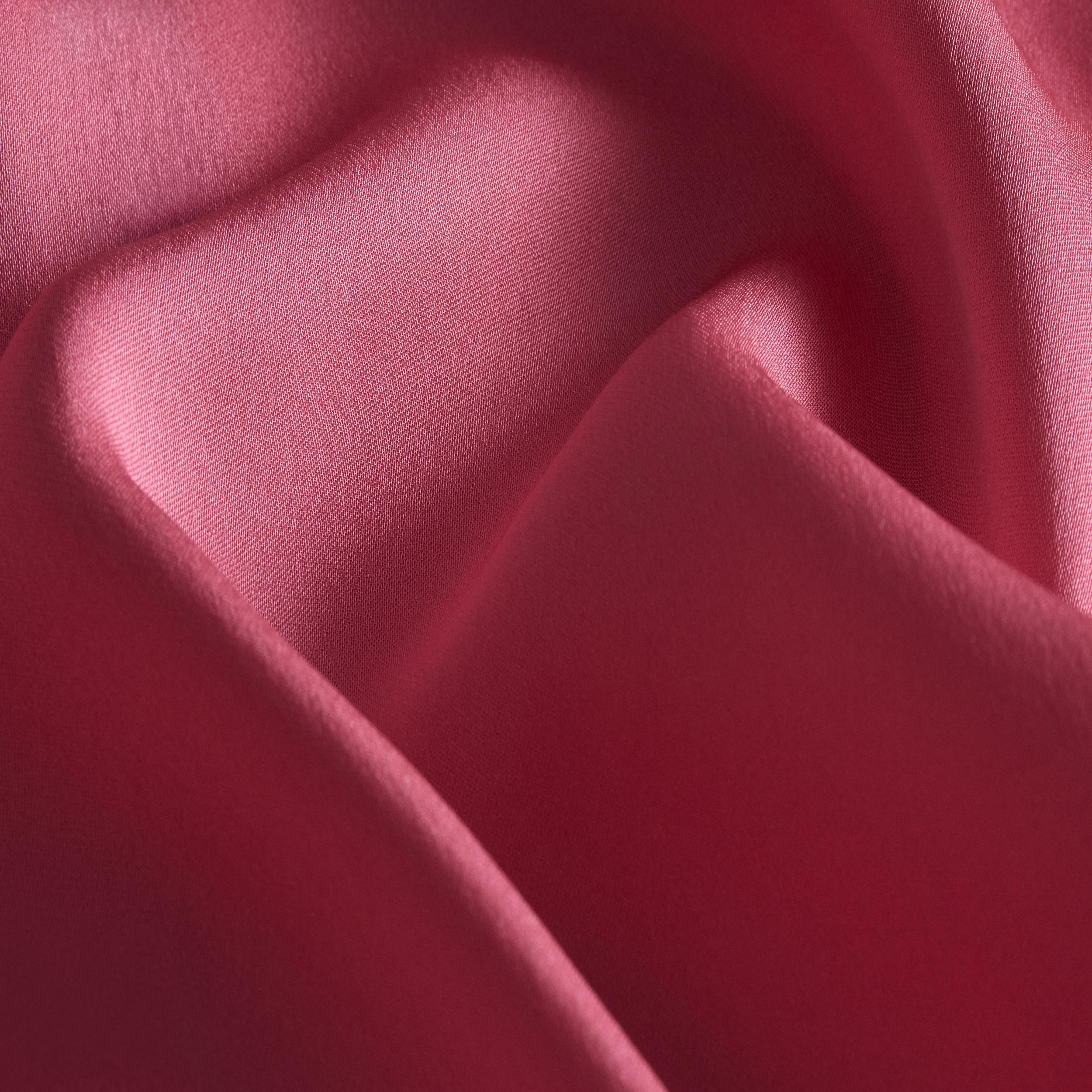 CLASSIC FITTED SHIRT Product Image