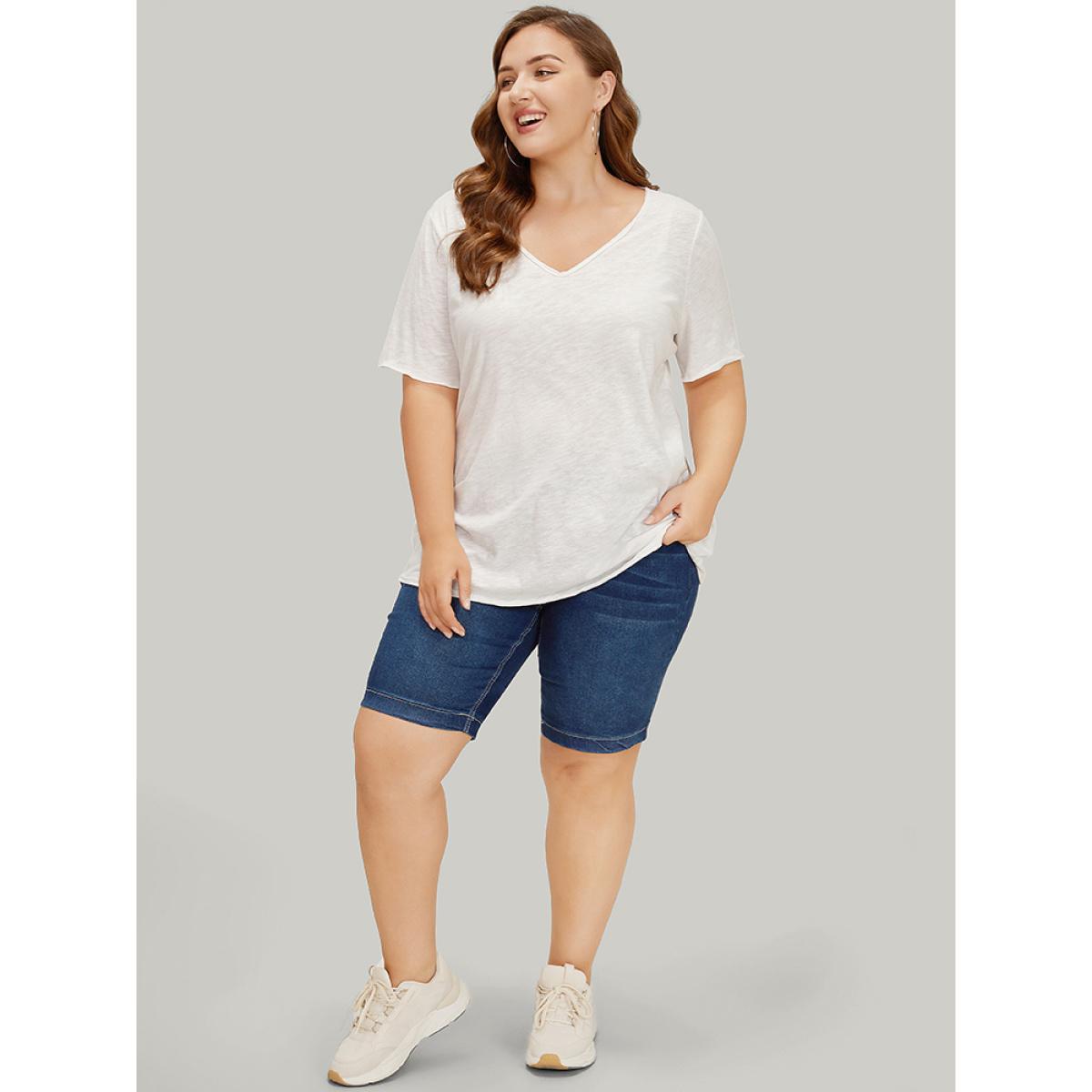 Plus Size Solid Slightly Stretchy Heather T-shirt White Women Casual Plain V-neck Dailywear T-shirts BloomChic 12/L Product Image