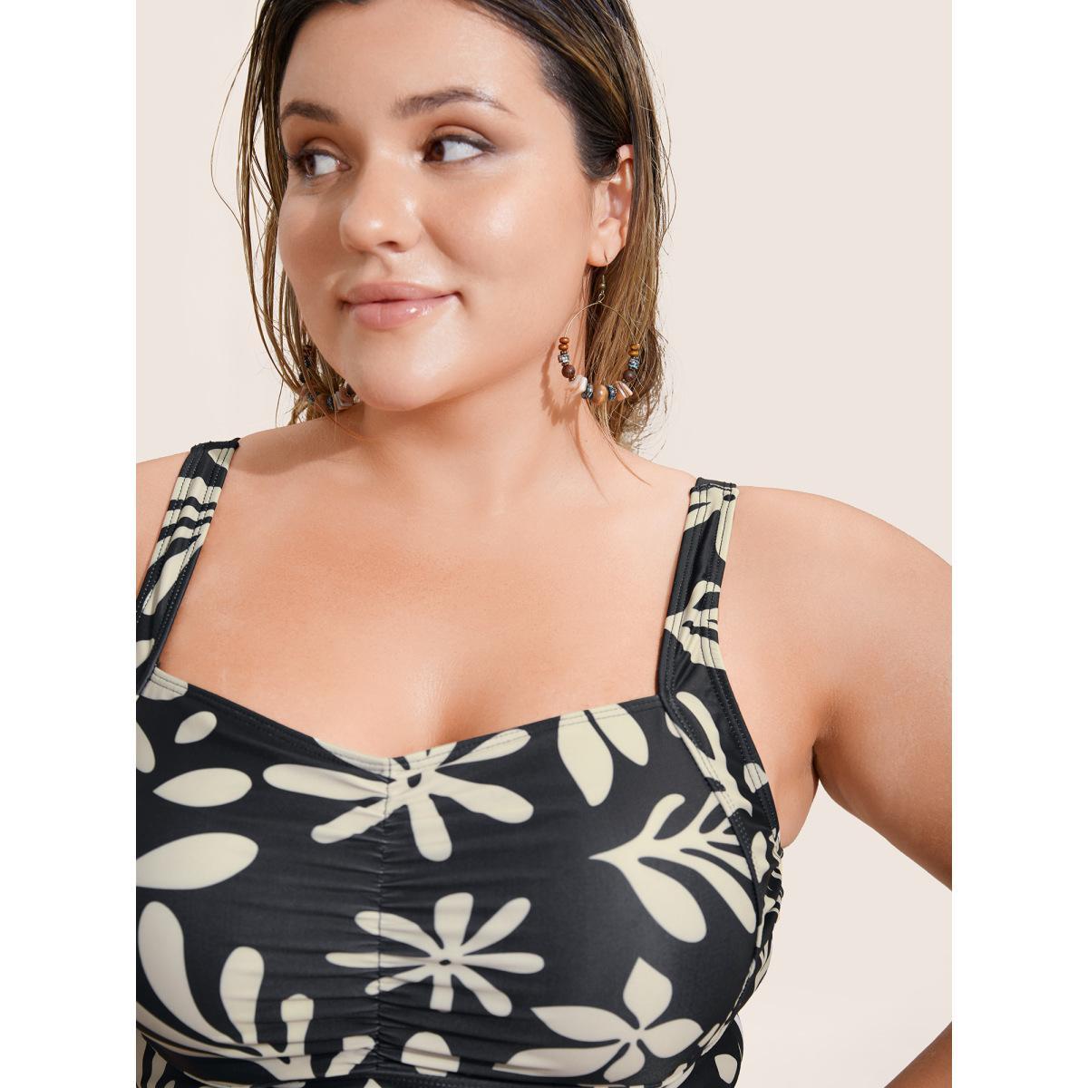 Plus Size Natural Flowers Ruched Heart Neckline Swim Top Women's Swimwear Black Beach Gathered High stretch Skinny Heart neckline Curve Swim Tops BloomChic 22-24/3X Product Image