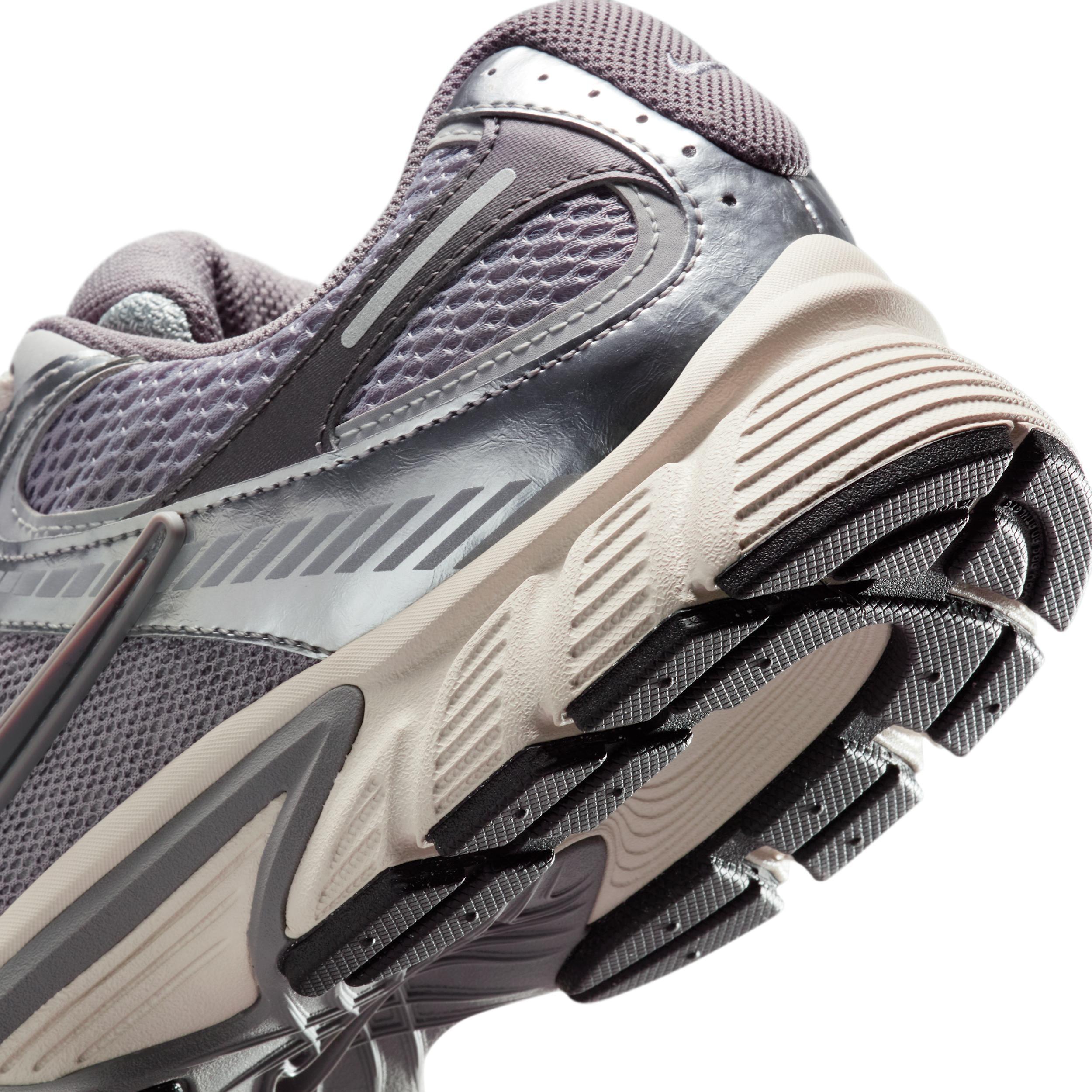 Nike Mens V5 RNR Casual Shoes in Cement Grey Fog/Light Orewood Brown Product Image