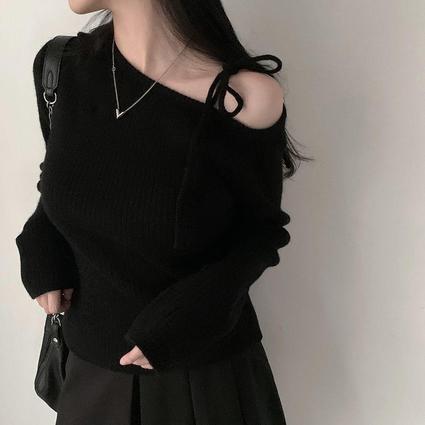 Long-Sleeve Cold-Shoulder Plain Ribbed Knit Top Product Image