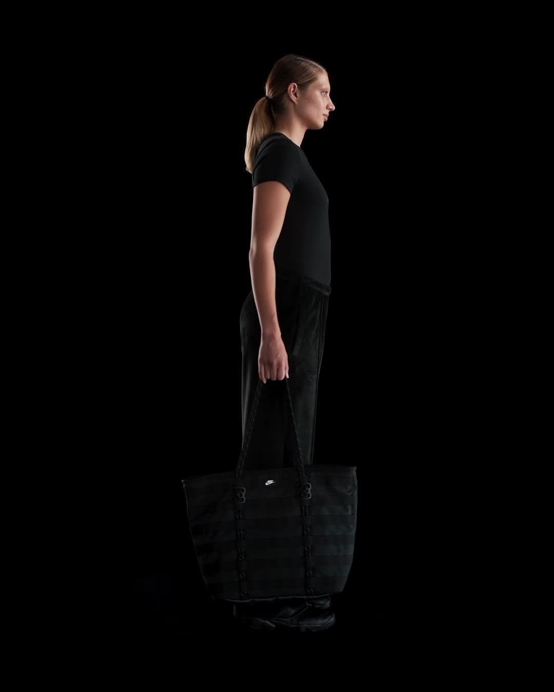 Nike Sportswear Chill Knit Women's Slim Cropped T-Shirt Product Image