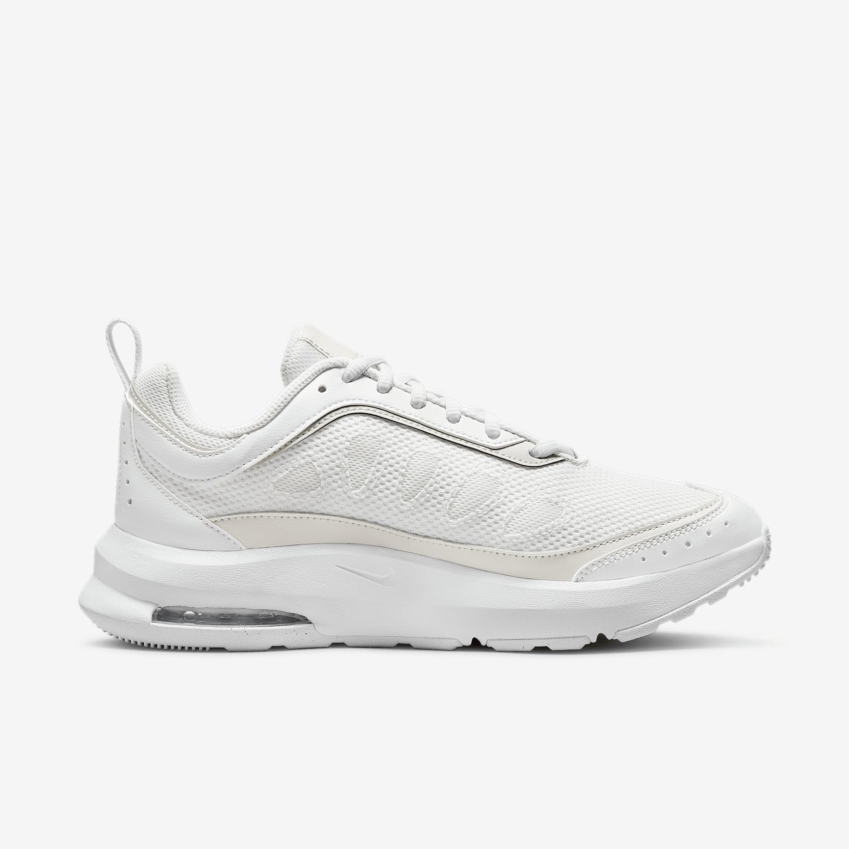 Nike Women's Air Max AP Shoes Product Image