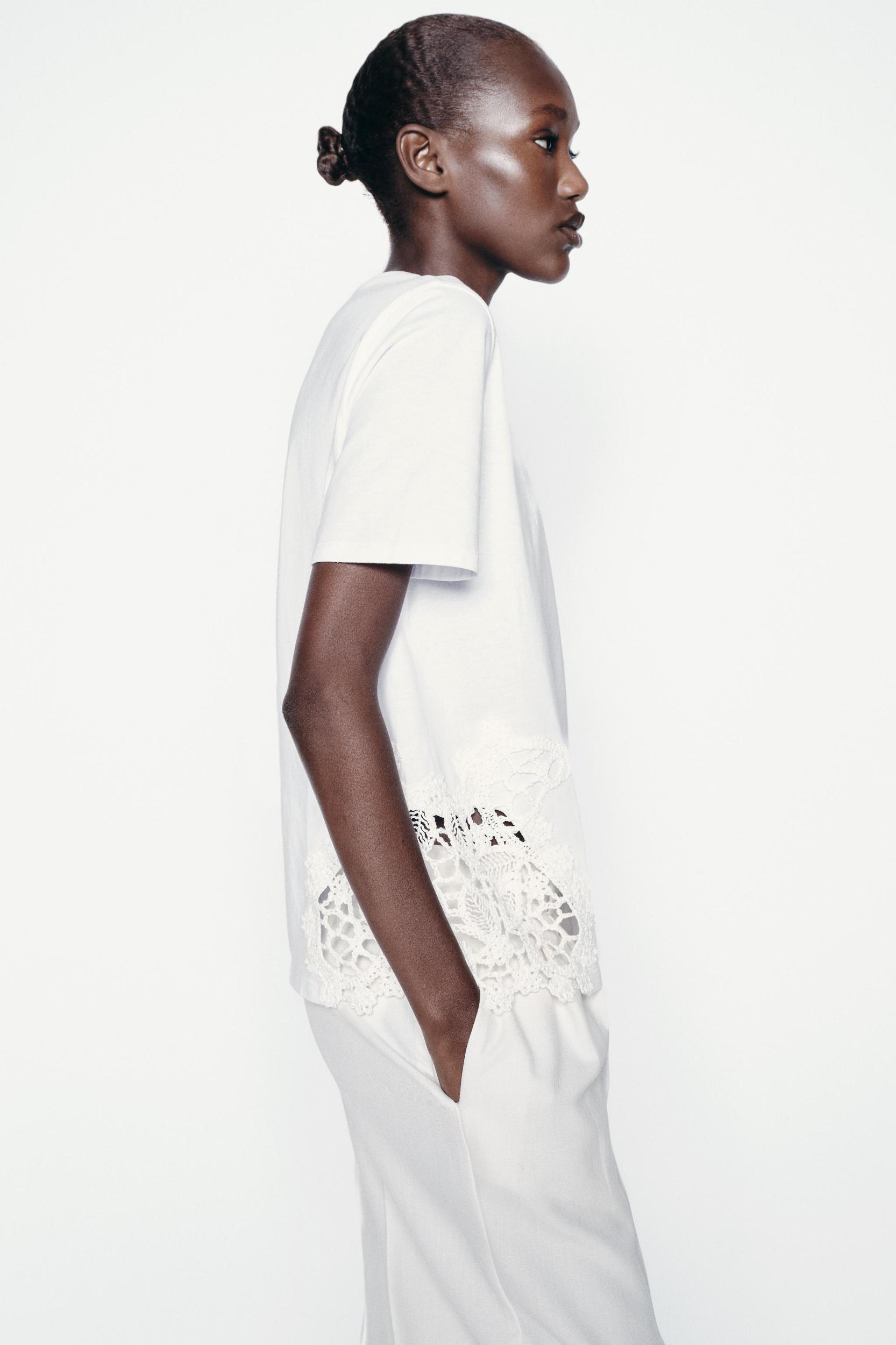 LACE TOP Product Image