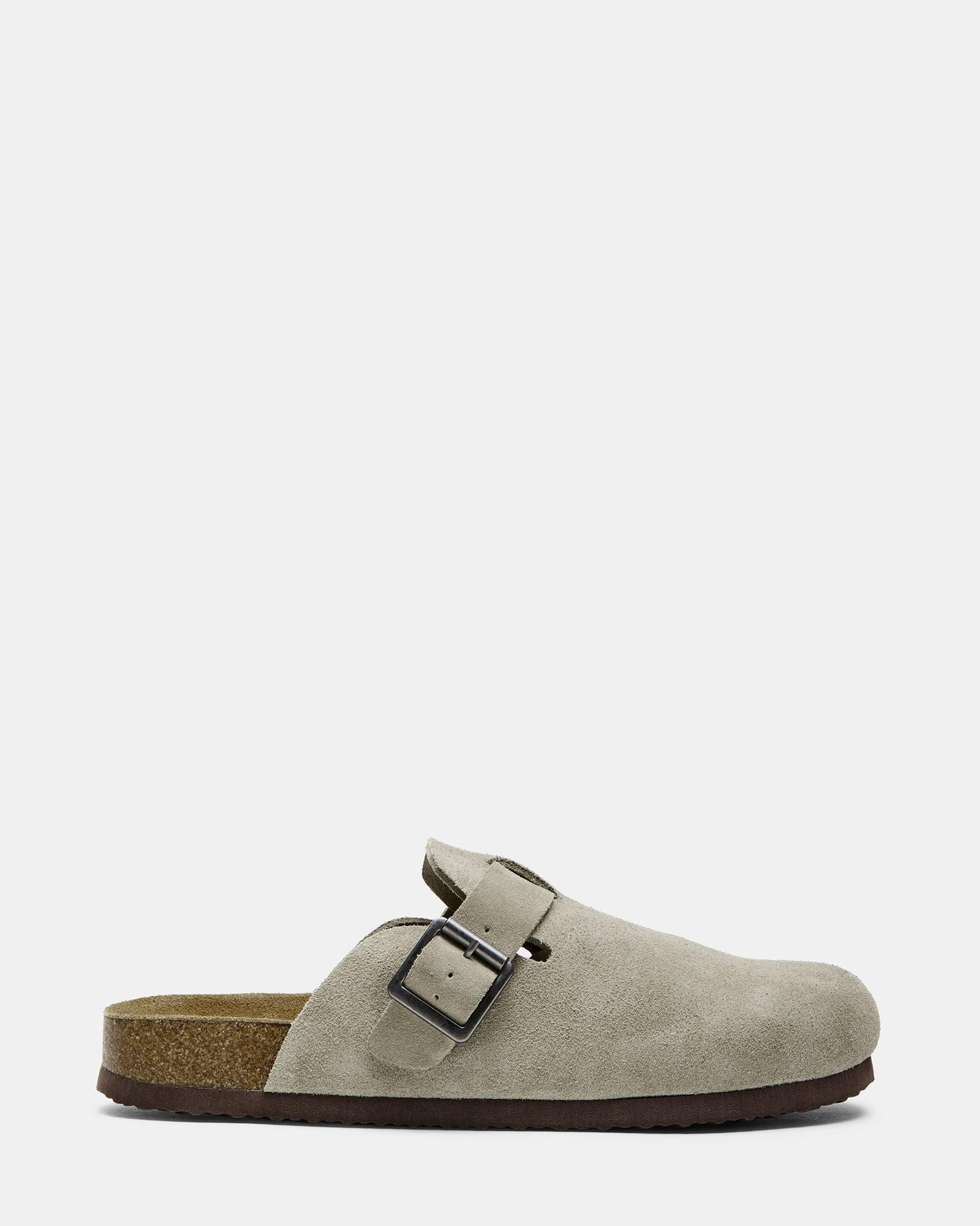 MEN'S WILDERR SLIDE AND SOCKS BUNDLE Male Product Image