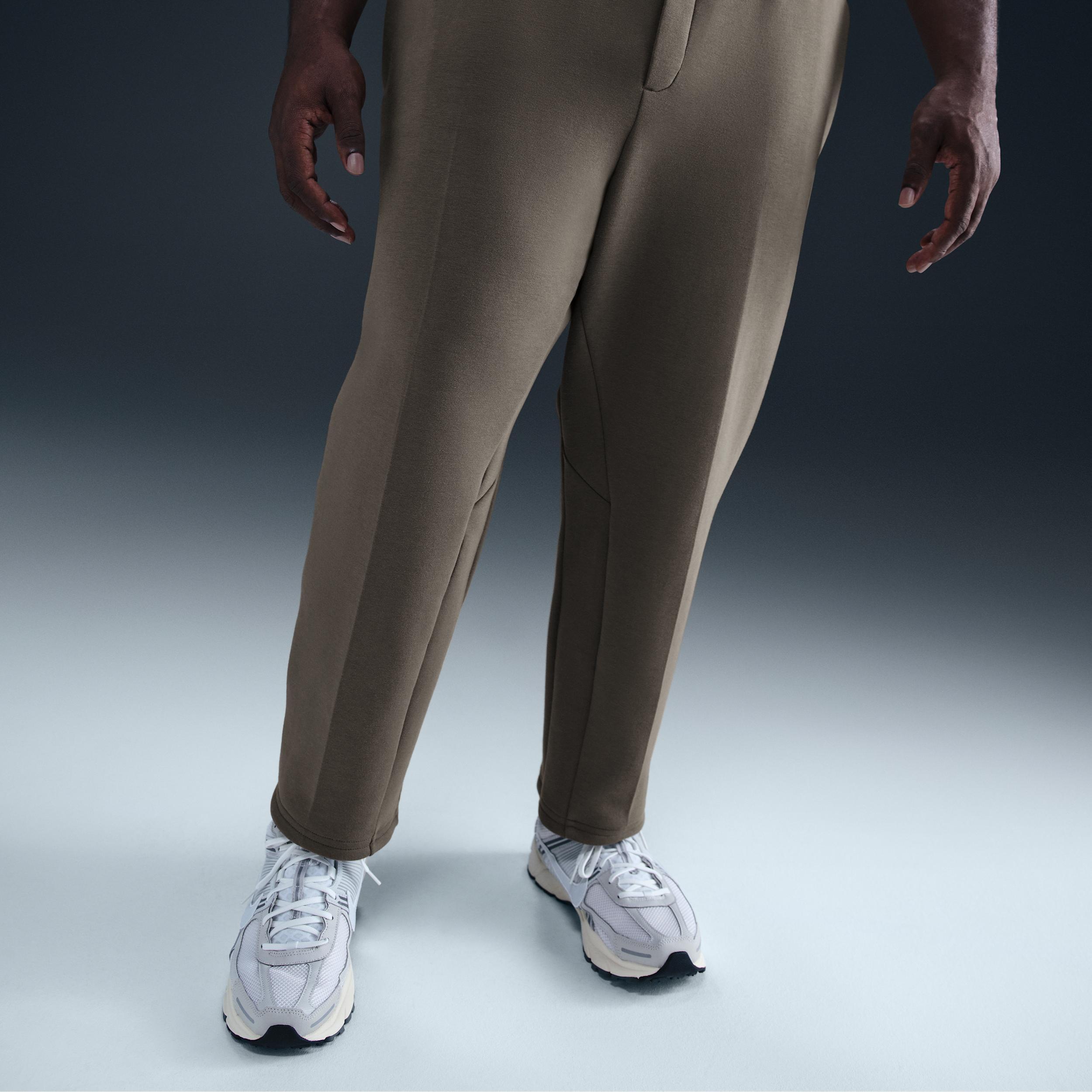 Nike Men's 24.7 ImpossiblySoft Dri-FIT Pants Product Image