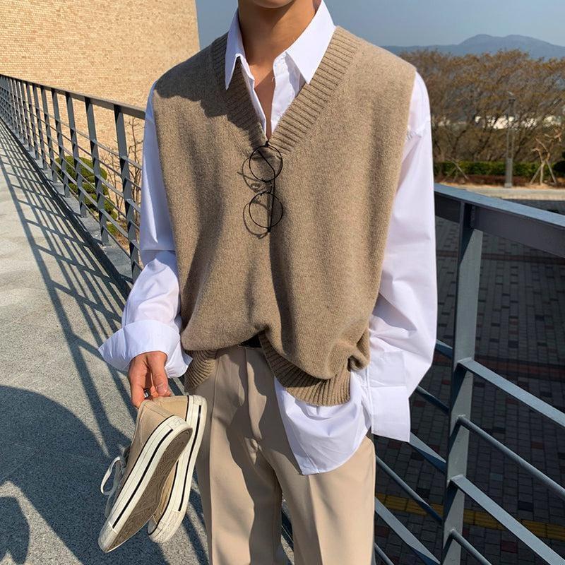 RT No. 3078 KNITTED V-NECK VEST Product Image