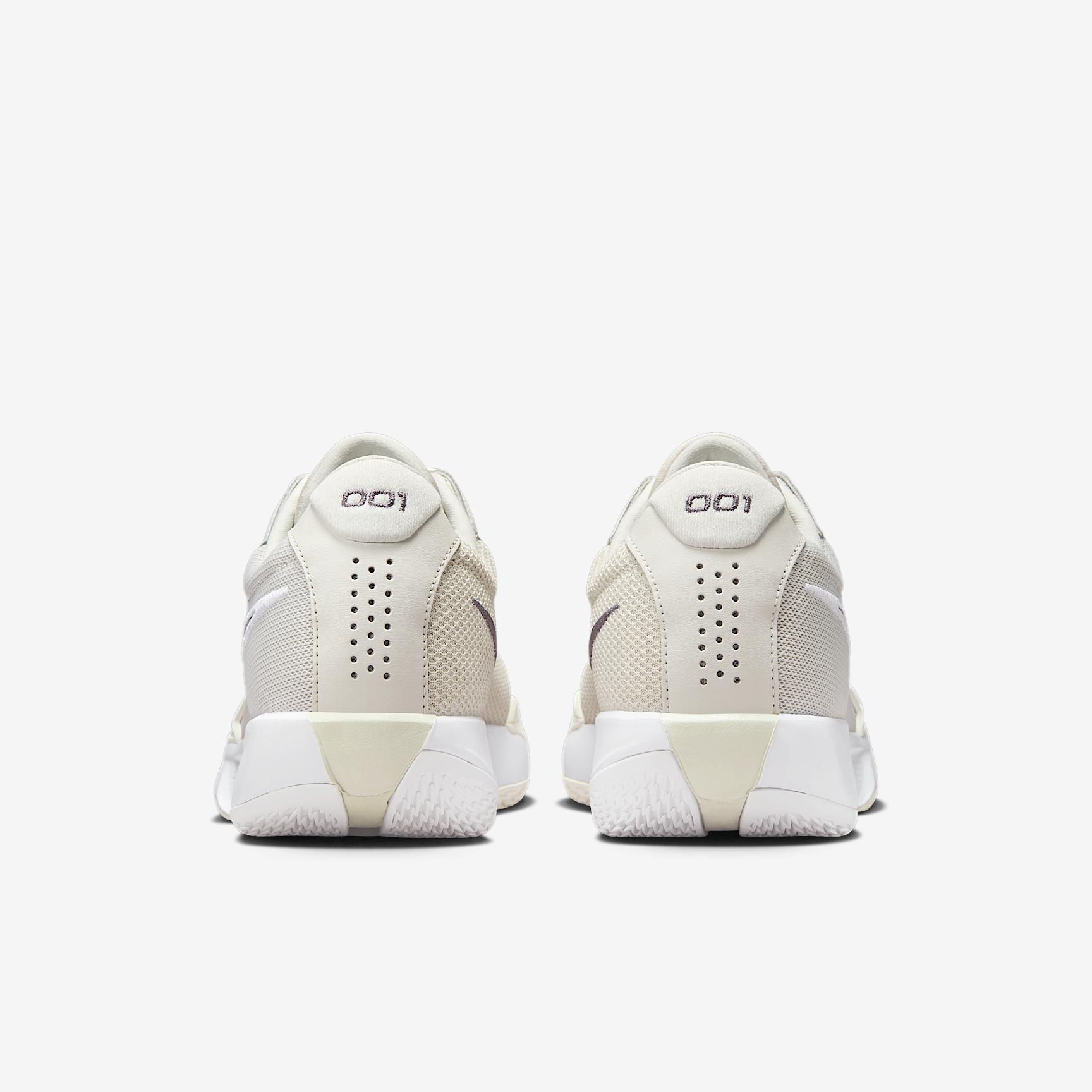 Nike Men's G.T. Cut Academy Basketball Shoes Product Image