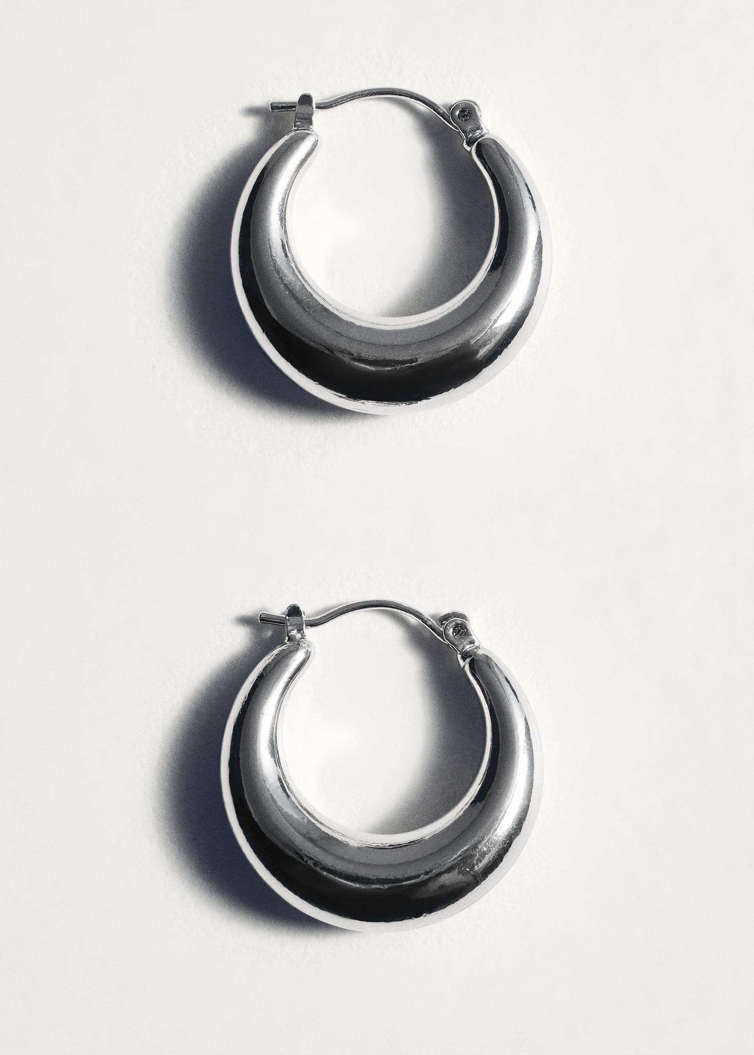Volume hoop earrings - Women | MANGO USA Product Image