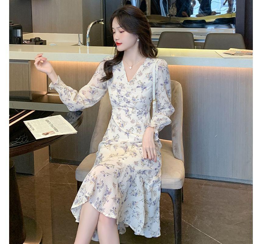 Long-Sleeve V-Neck  Floral Print Midi A-Line Dress Product Image