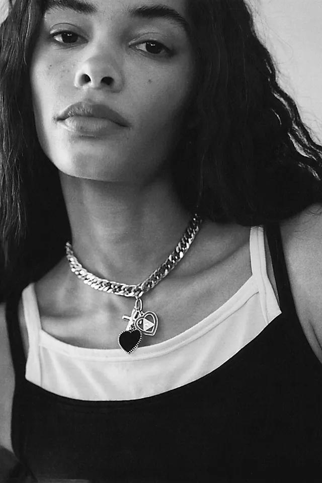 Darra Pendant Necklace Product Image